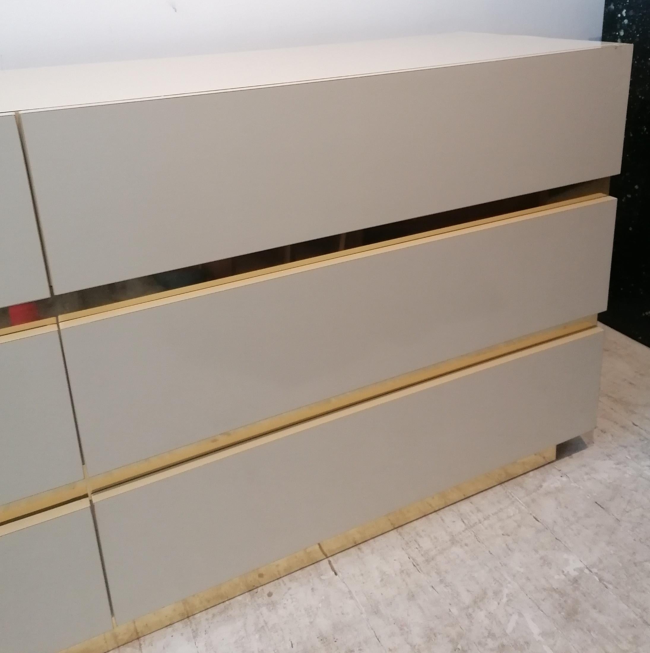 1980s American cream & gold metal sideboard / dresser with drawers For Sale 3