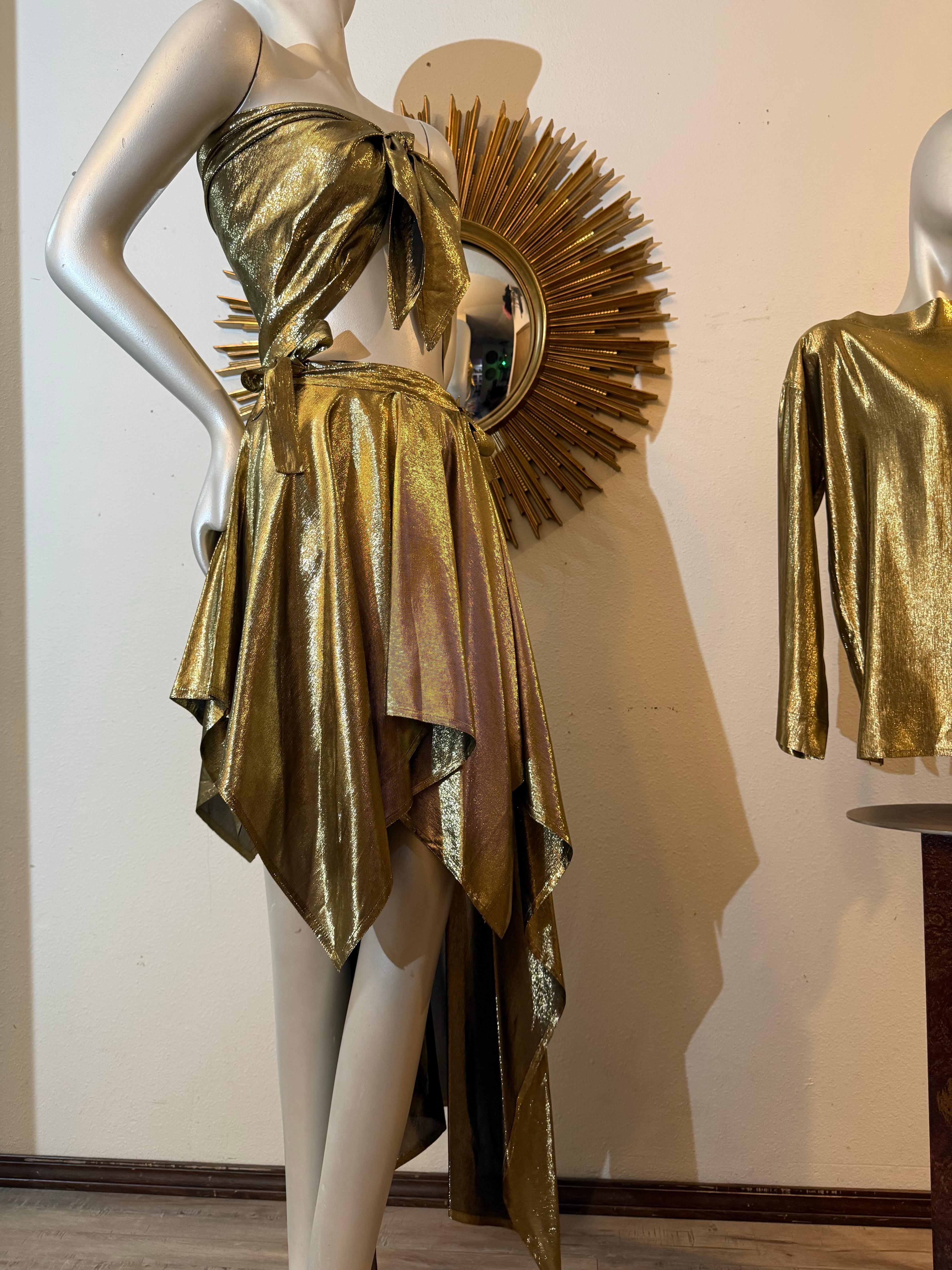 1980s Angelo Tarlazzi 4-Piece Gold Silk Lame Ensemble w Skirts Blouse & Scarf For Sale 8