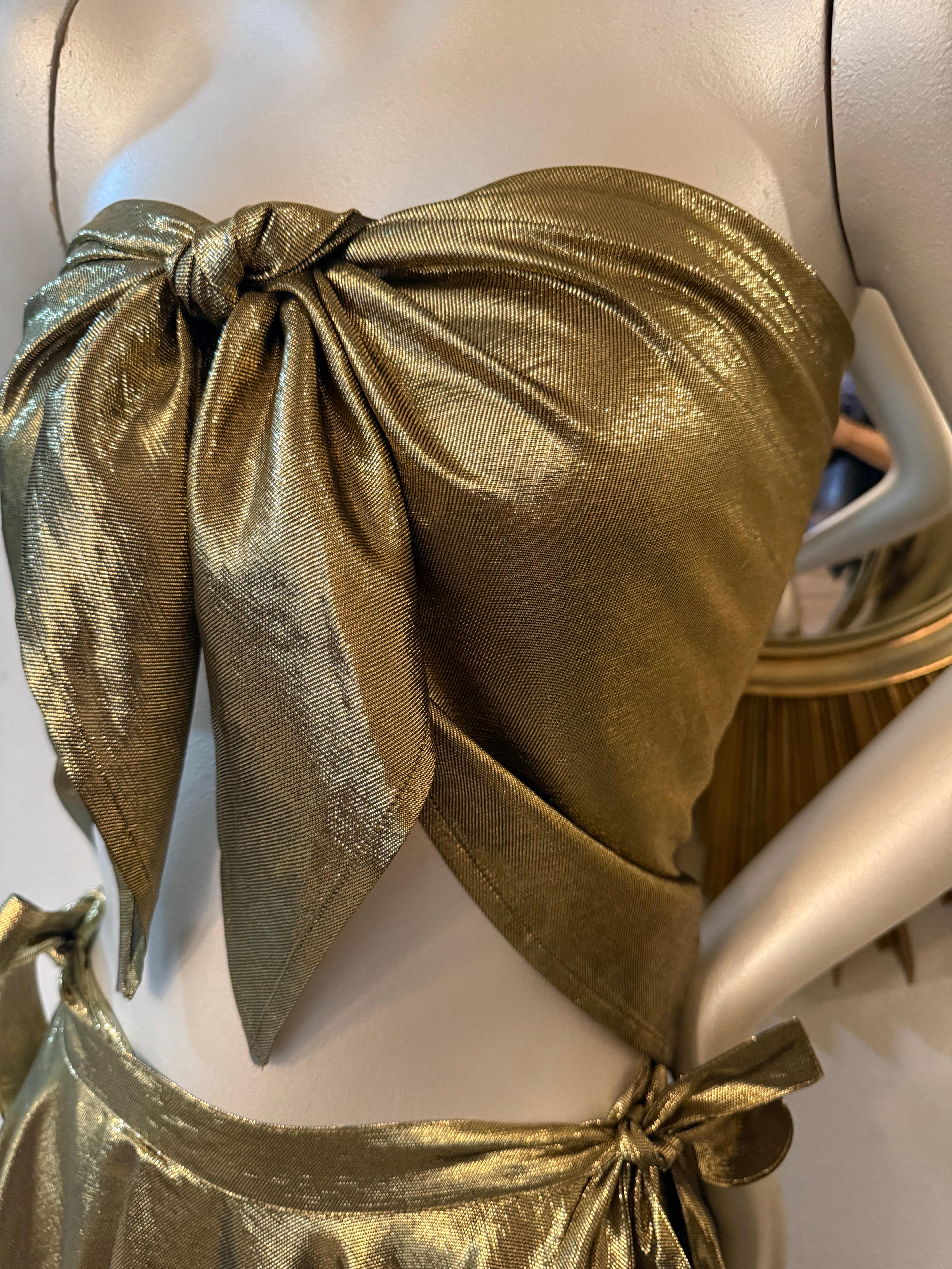 1980s Angelo Tarlazzi 4-Piece Gold Silk Lame Ensemble w Skirts Blouse & Scarf For Sale 12