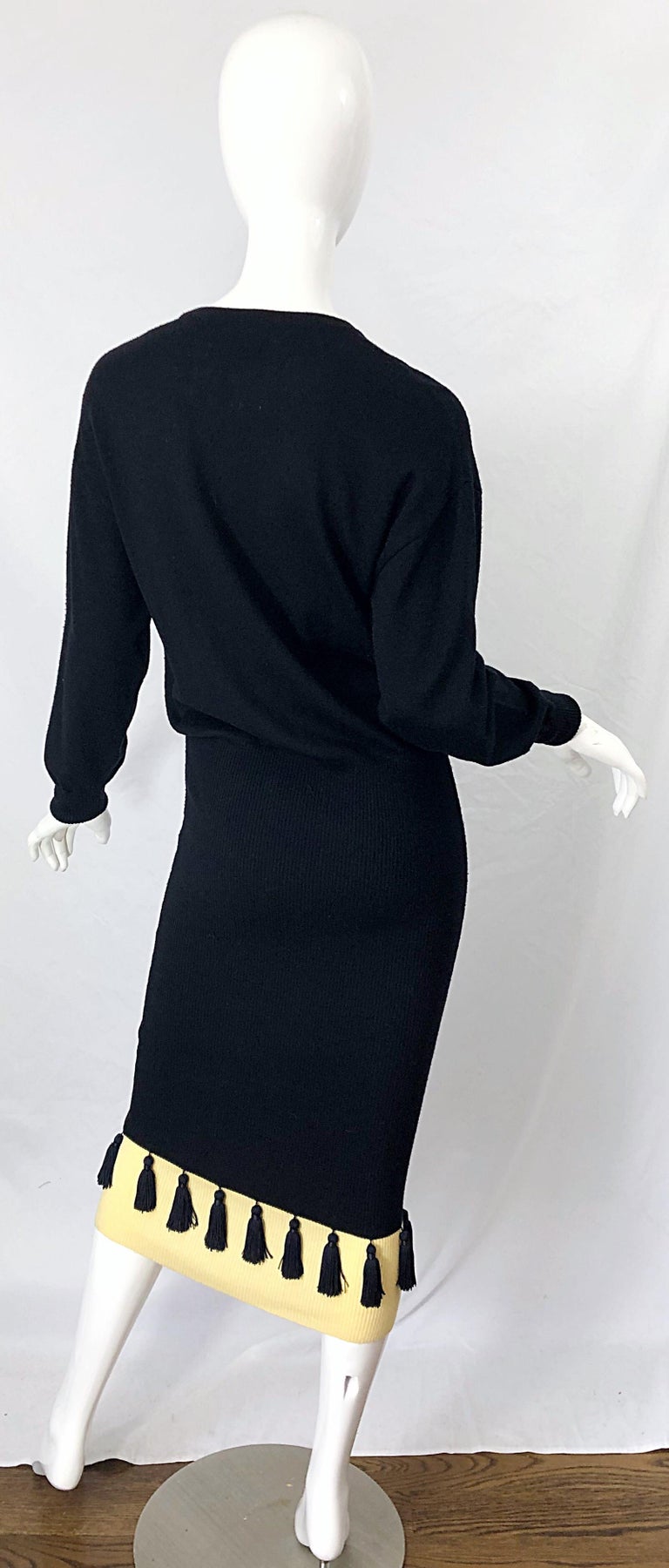 1980s Angelo Tarlazzi Black and Ivory Wool Dolman Sleeve 80s Sweater Dress For Sale 9