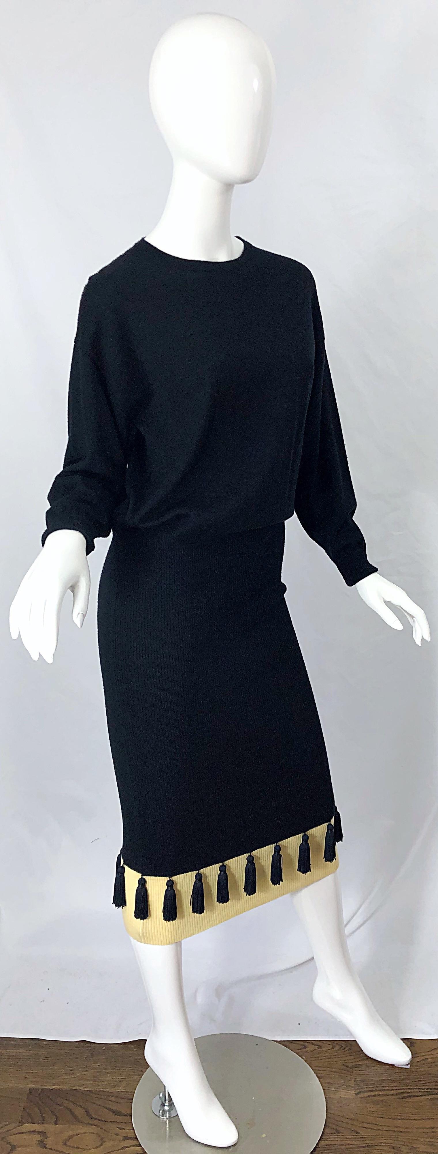 1980s Angelo Tarlazzi Black and Ivory Wool Dolman Sleeve 80s Sweater Dress For Sale 7
