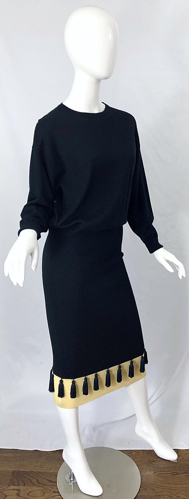 1980s Angelo Tarlazzi Black and Ivory Wool Dolman Sleeve 80s Sweater Dress For Sale 10