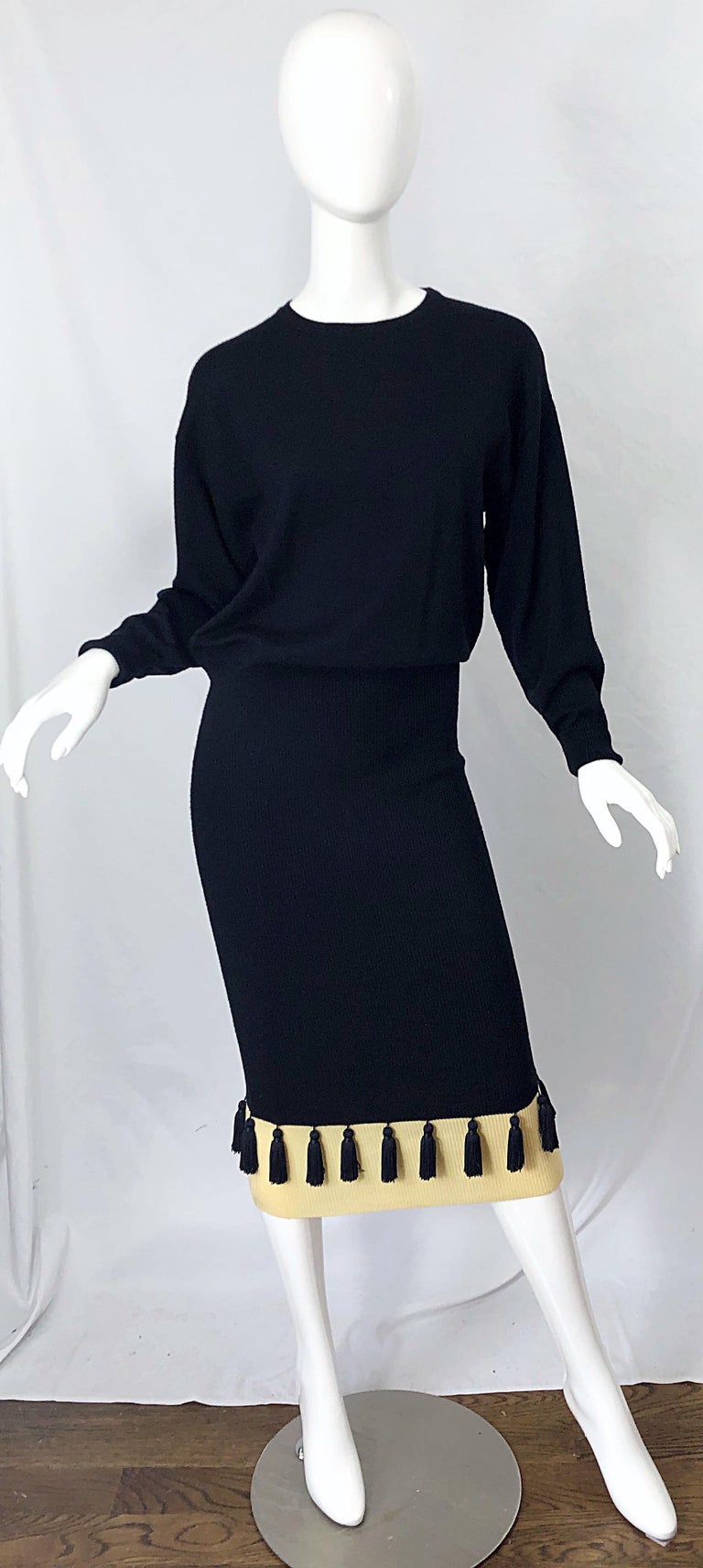 1980s Angelo Tarlazzi Black and Ivory Wool Dolman Sleeve 80s Sweater Dress For Sale 11
