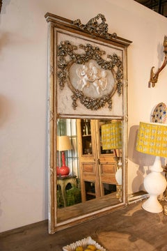 1980s Antique Carved and Gilded Mirror with Cherub Relief
