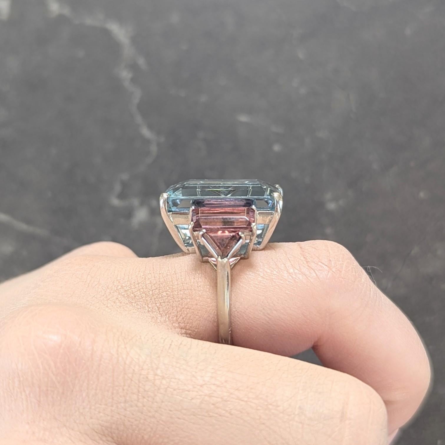 1980's Aquamarine Tourmaline 18 Karat White Gold Vintage Cocktail Ring For Sale 3