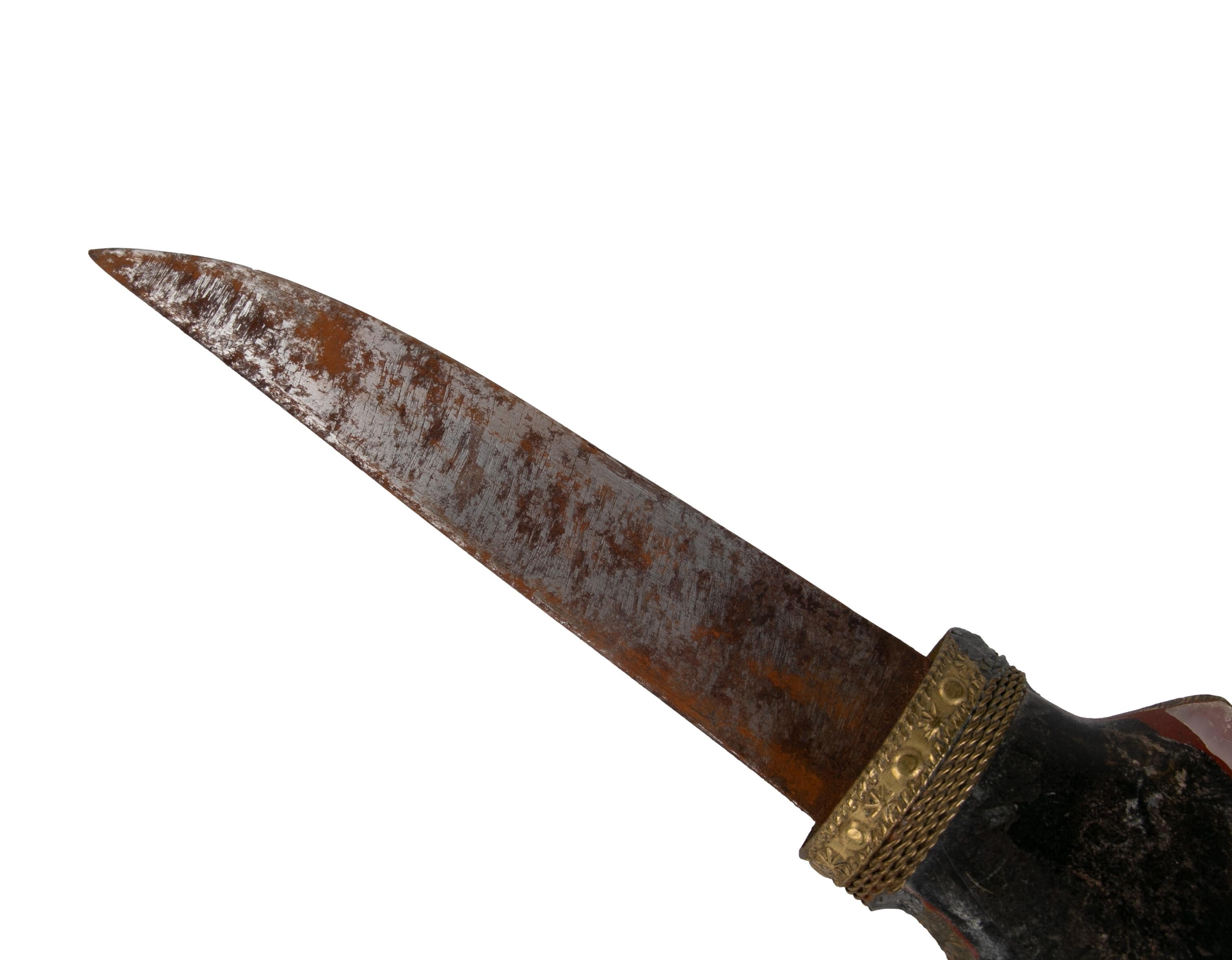 Dagger de style arabe des années 1980 fabriqué avec des pierres dures en vente 3