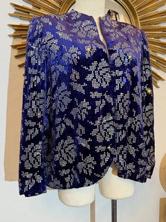 1980s Arnold Scaasi Kobalt lila Seide Panne Samt Jacke w Strass Rosen