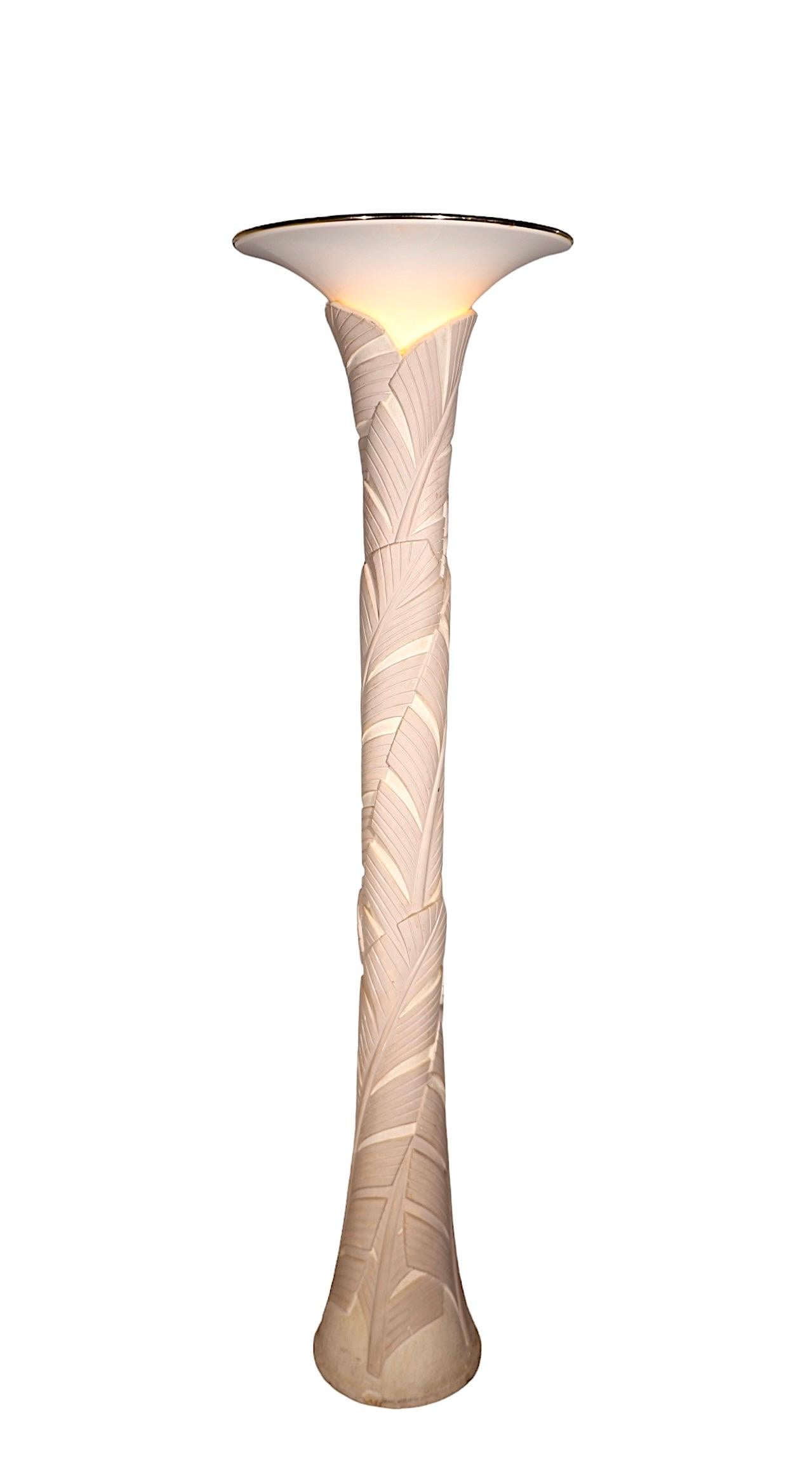 1980's  Torchère en plâtre moderne Art Déco Revival Hollywood Regency de Palm Beach en vente 6