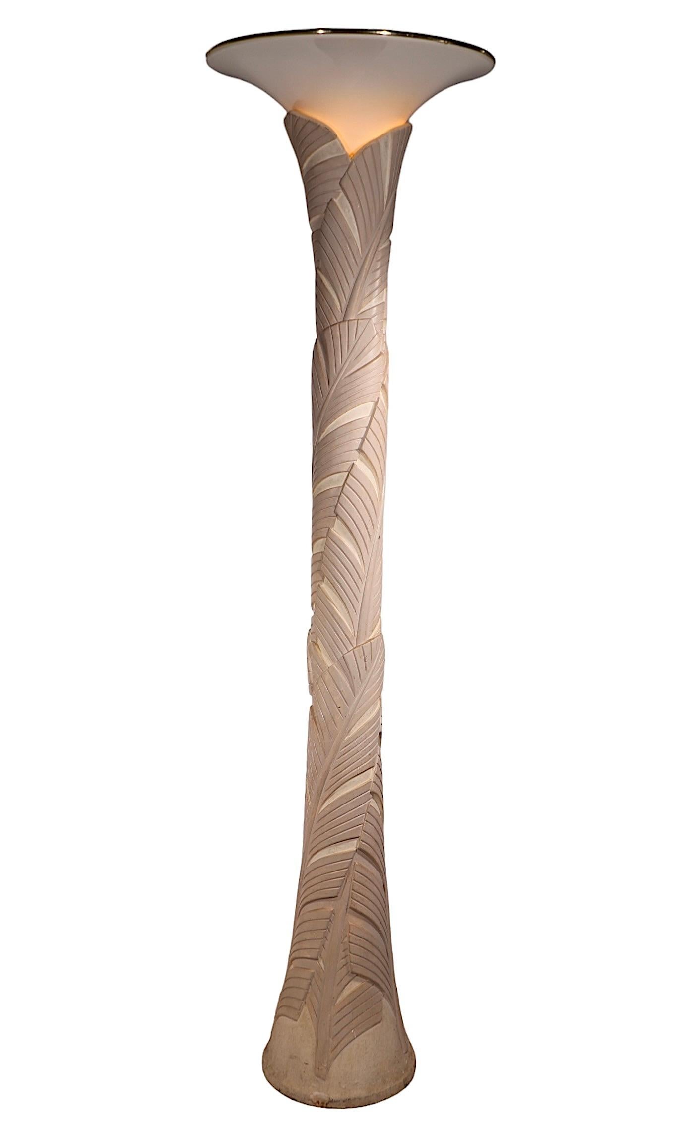 1980's  Torchère en plâtre moderne Art Déco Revival Hollywood Regency de Palm Beach en vente 10
