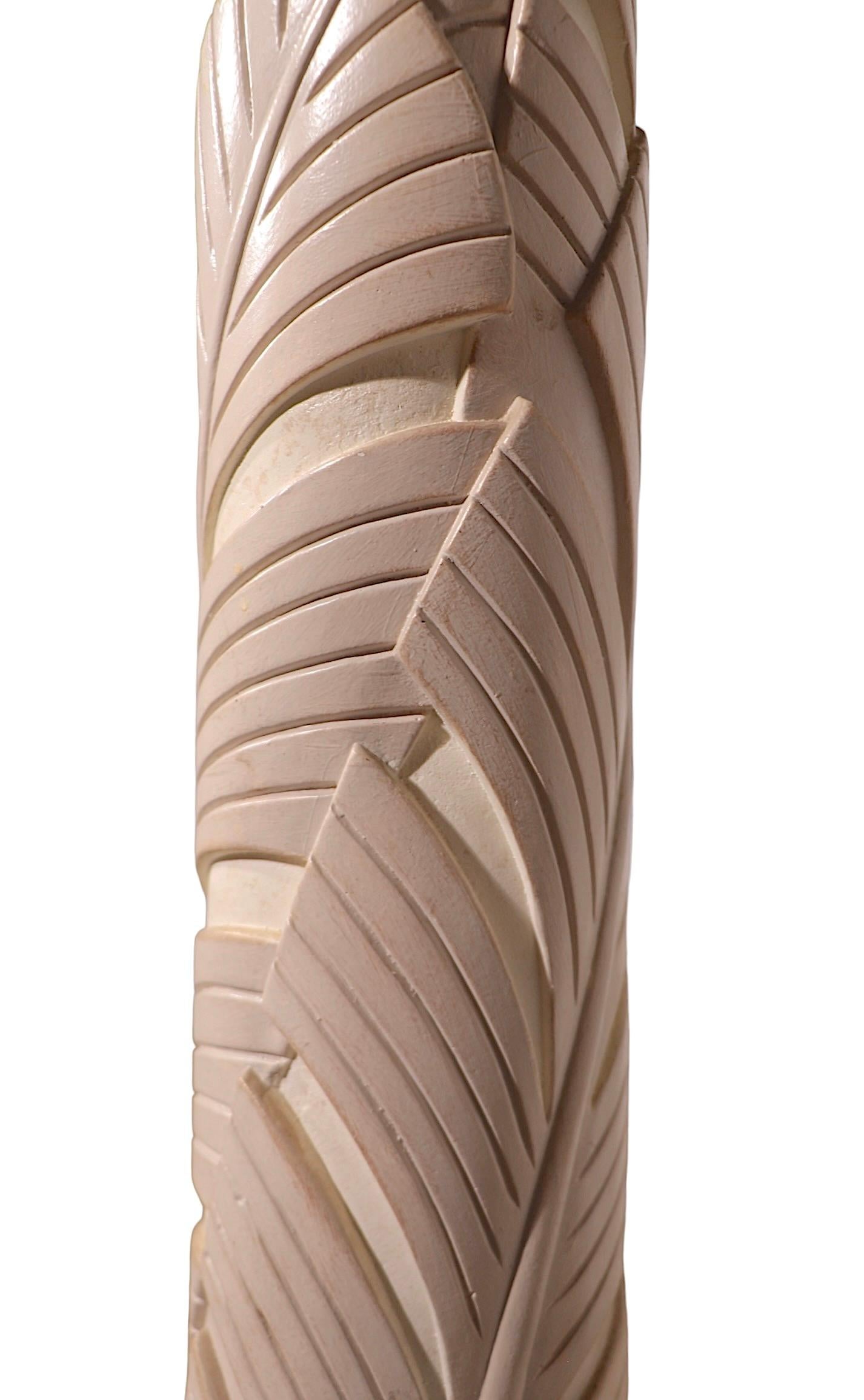 1980's  Torchère en plâtre moderne Art Déco Revival Hollywood Regency de Palm Beach en vente 1