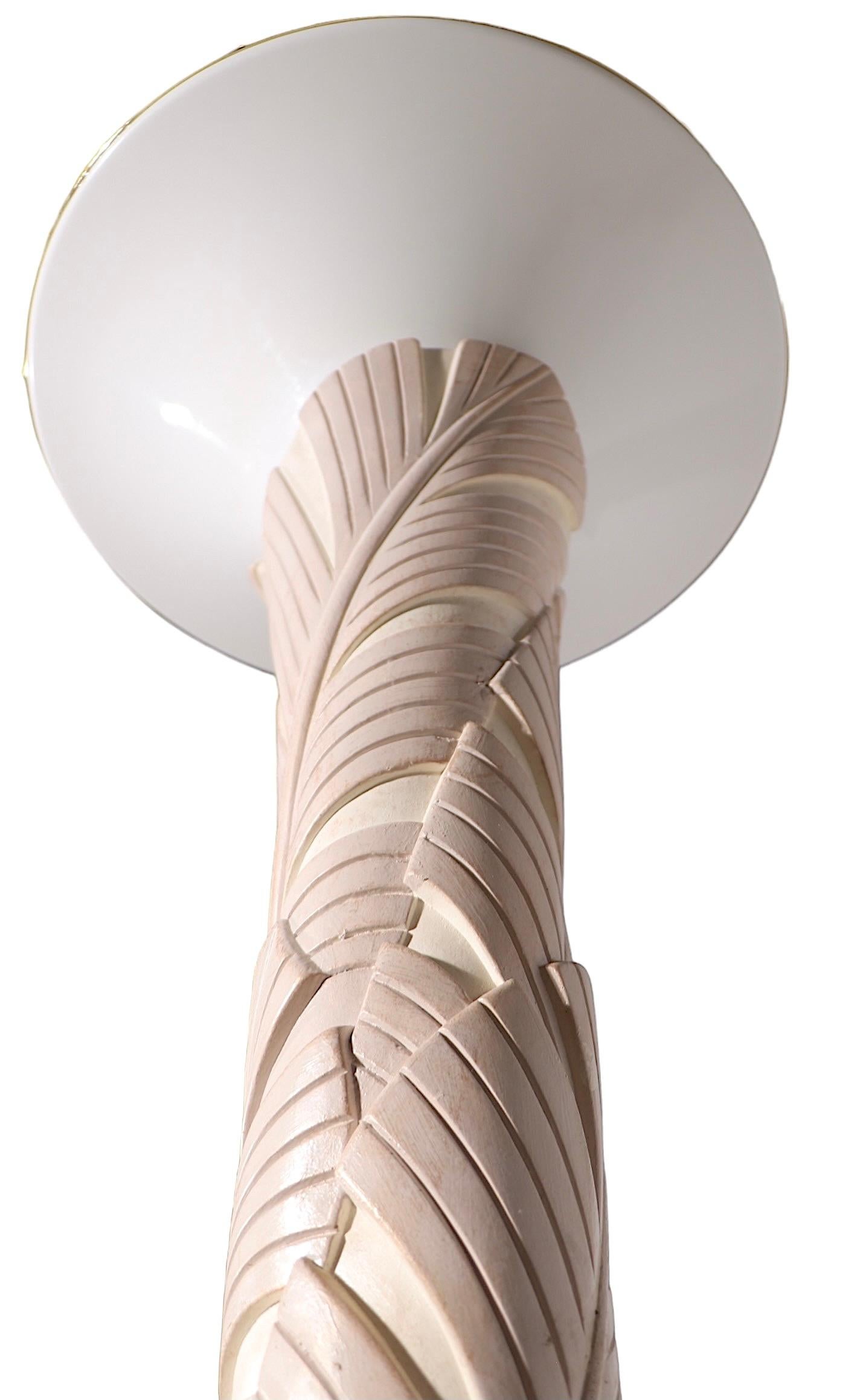 1980's  Torchère en plâtre moderne Art Déco Revival Hollywood Regency de Palm Beach en vente 2