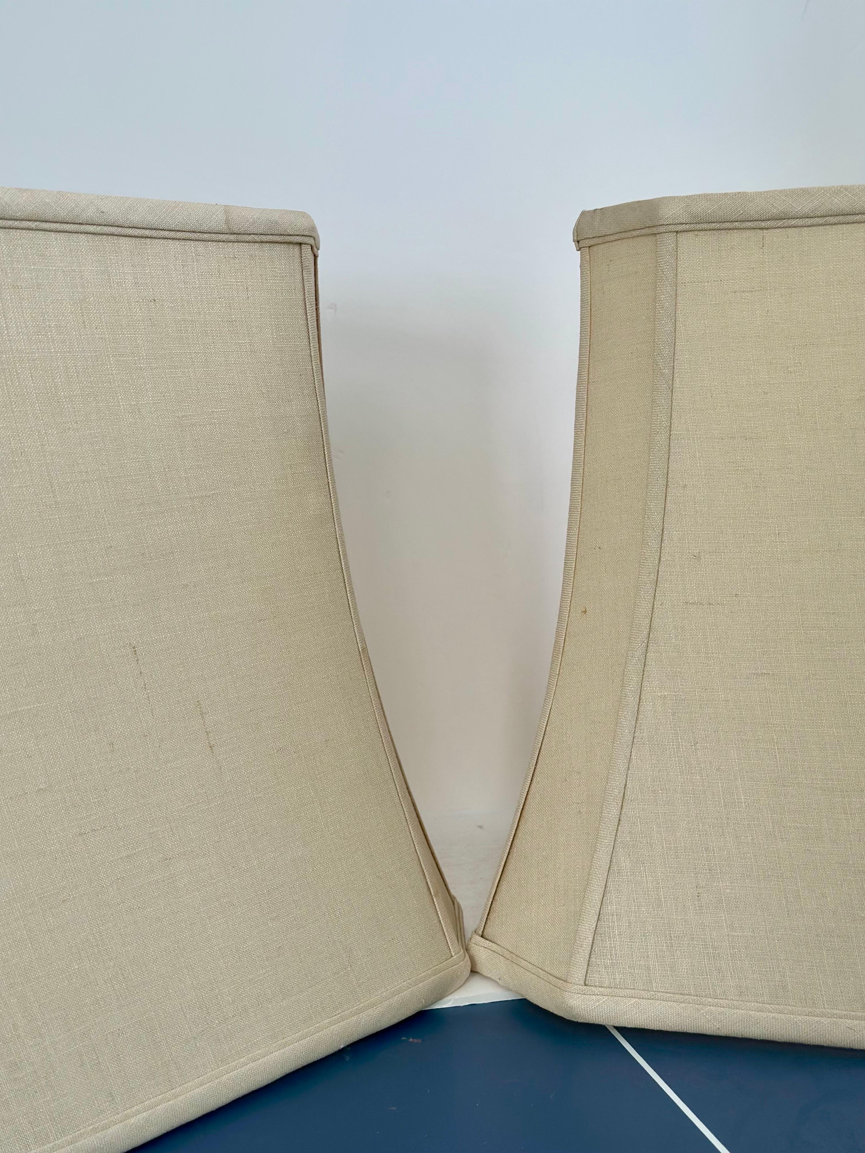 Paire de lampes de table en treillis en laiton laqué Sarreid Art Déco des années 1980 en vente 7