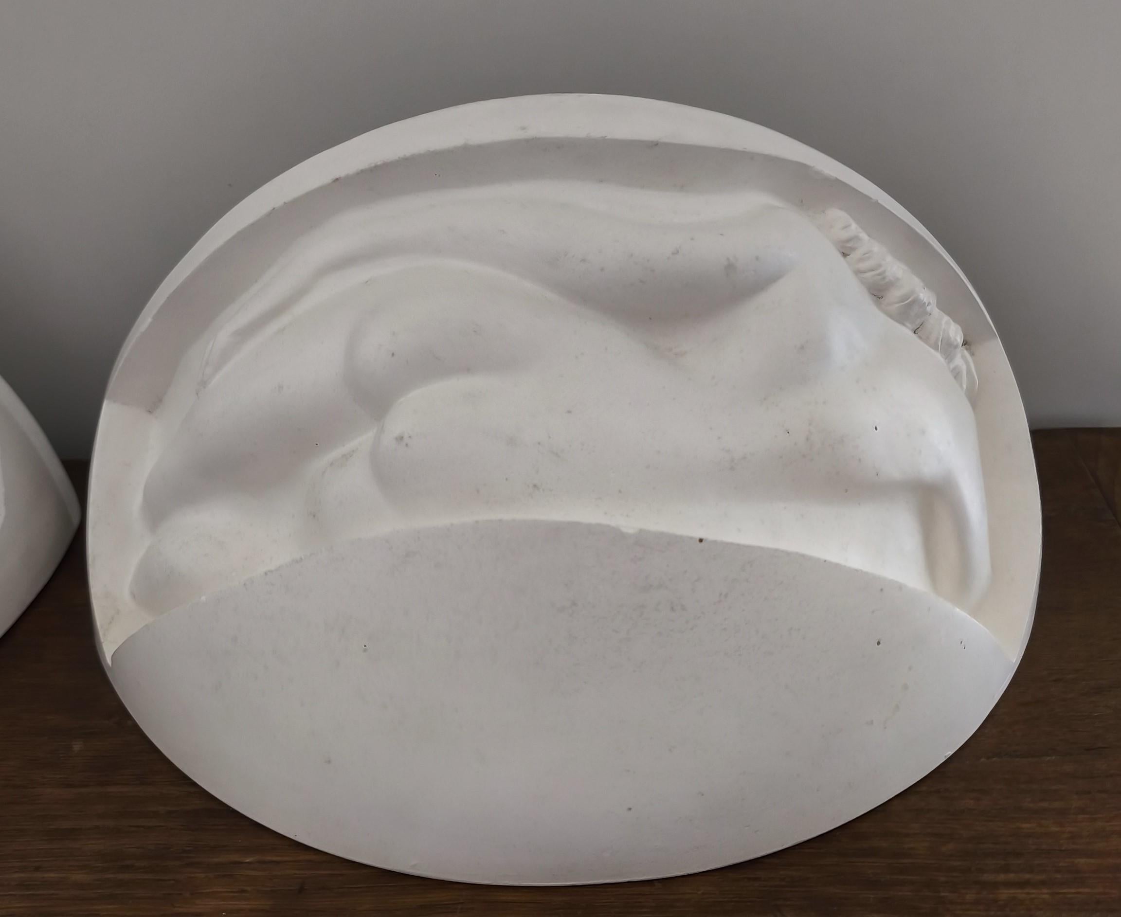 Par de apliques de estilo Art Decó de los años 80 con decoración de mujeres desnudas, escayola en venta 7