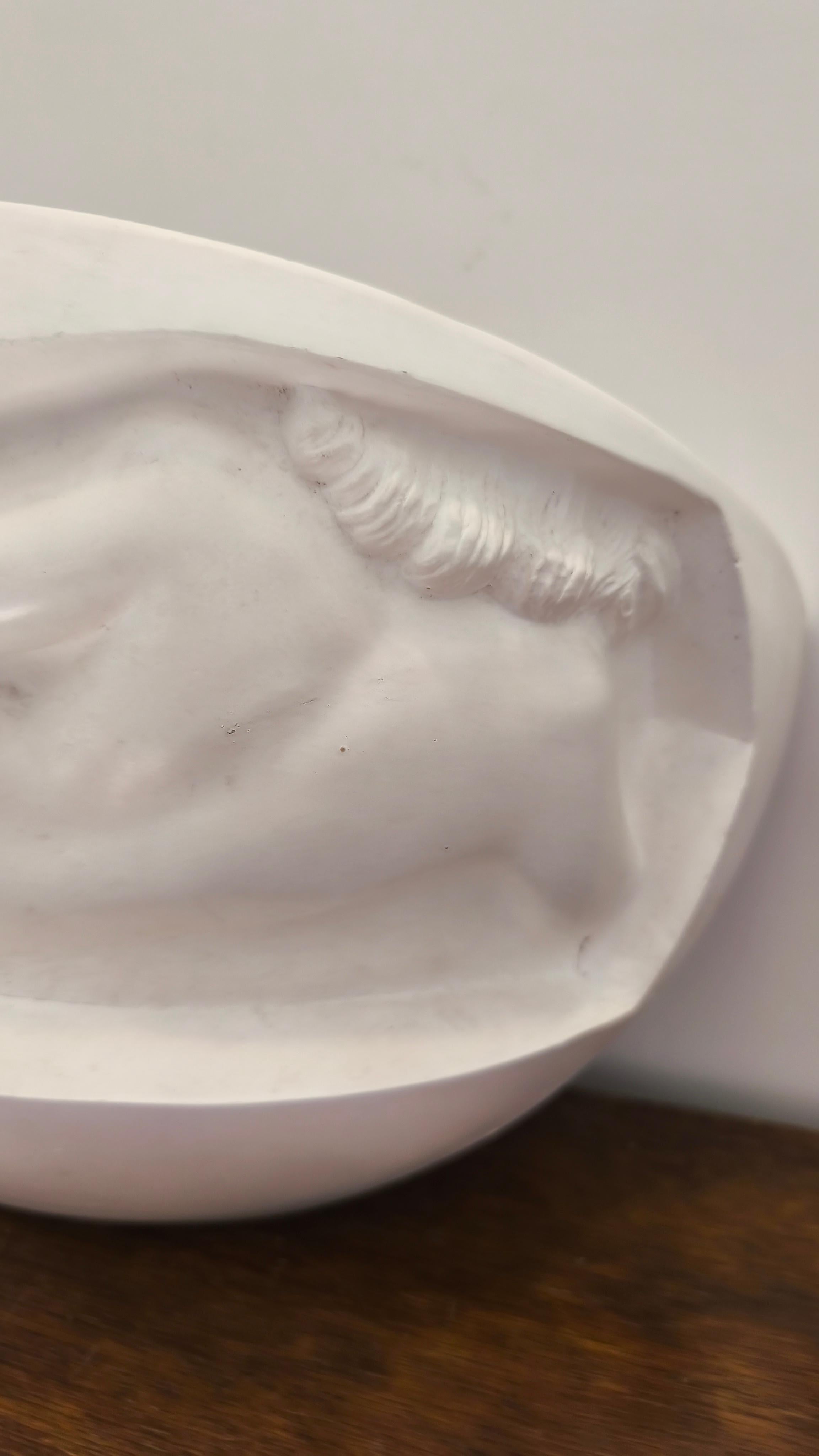 Par de apliques de estilo Art Decó de los años 80 con decoración de mujeres desnudas, escayola en venta 2