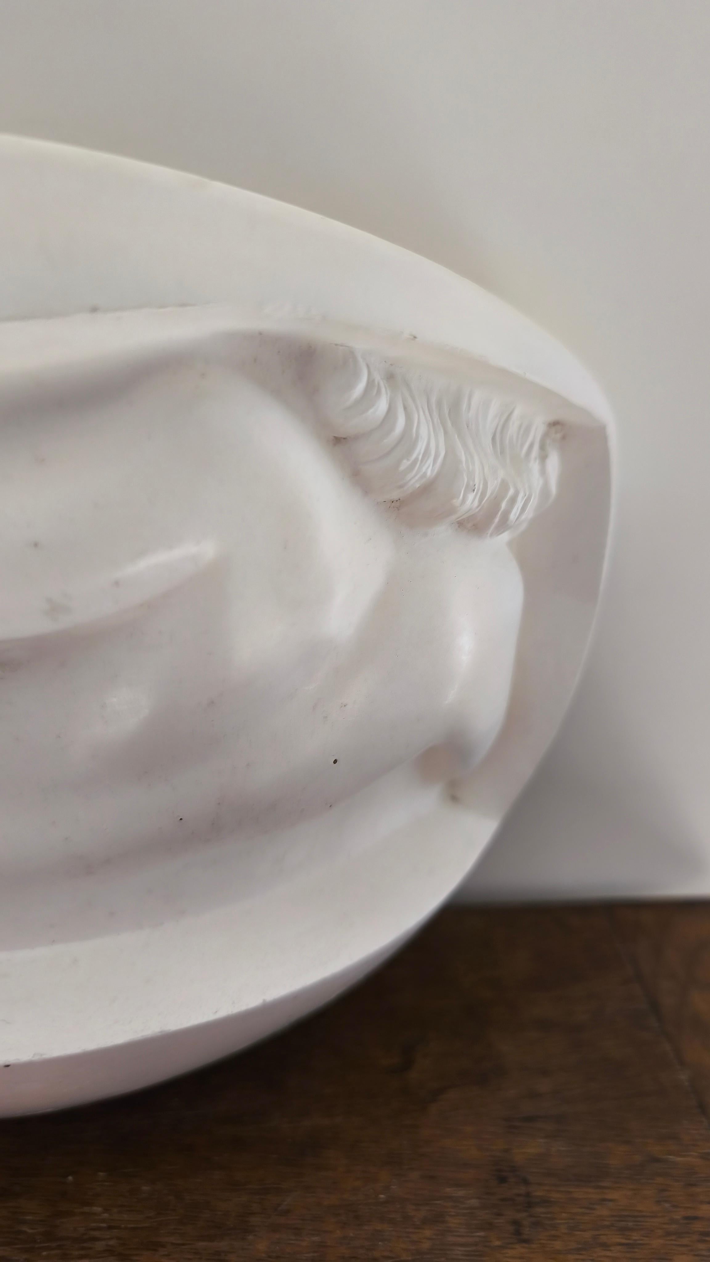 Par de apliques de estilo Art Decó de los años 80 con decoración de mujeres desnudas, escayola en venta 3