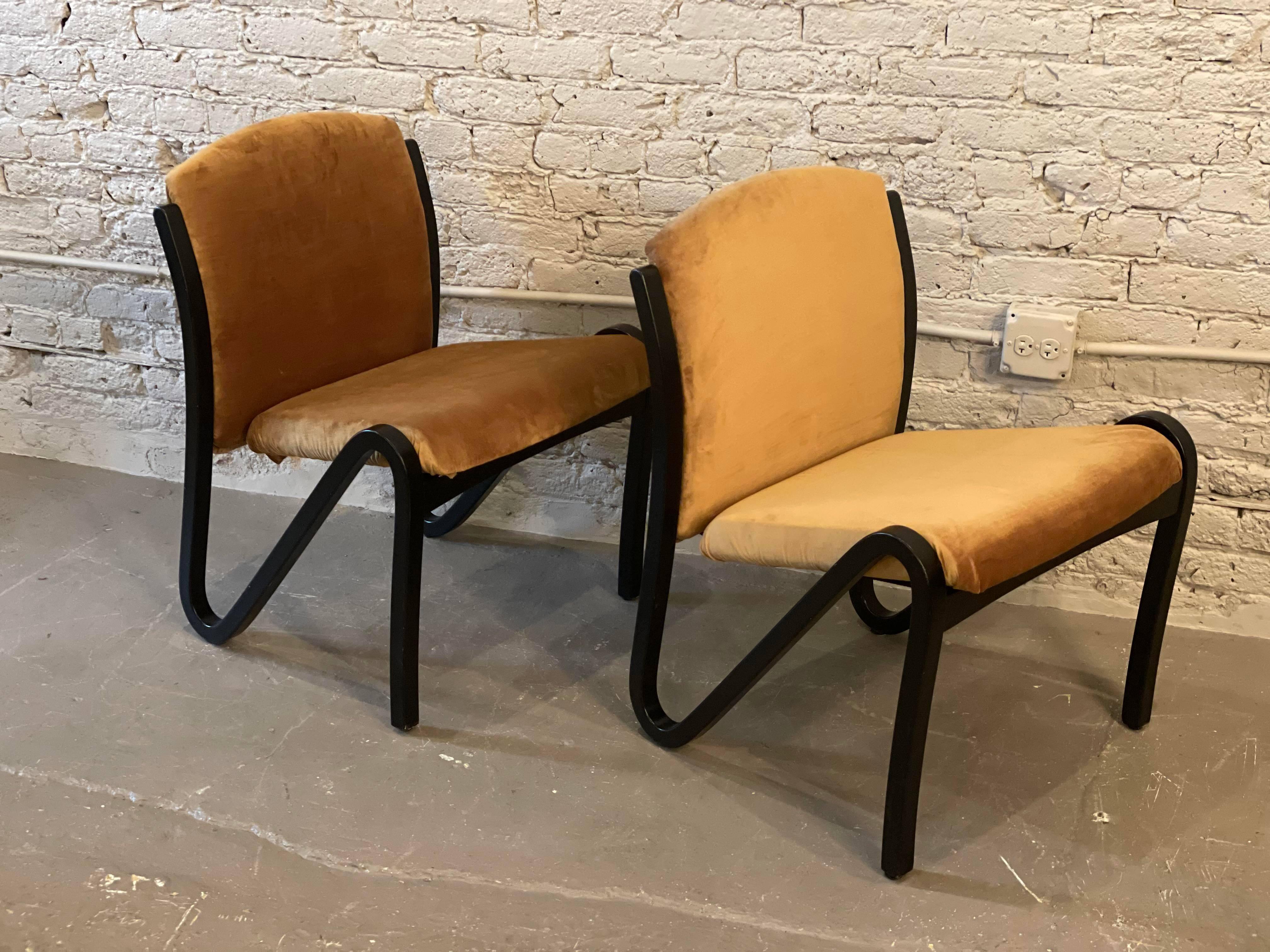 1980s Art Deco Z Chairs in Upholstery with Wood, a Pair 3