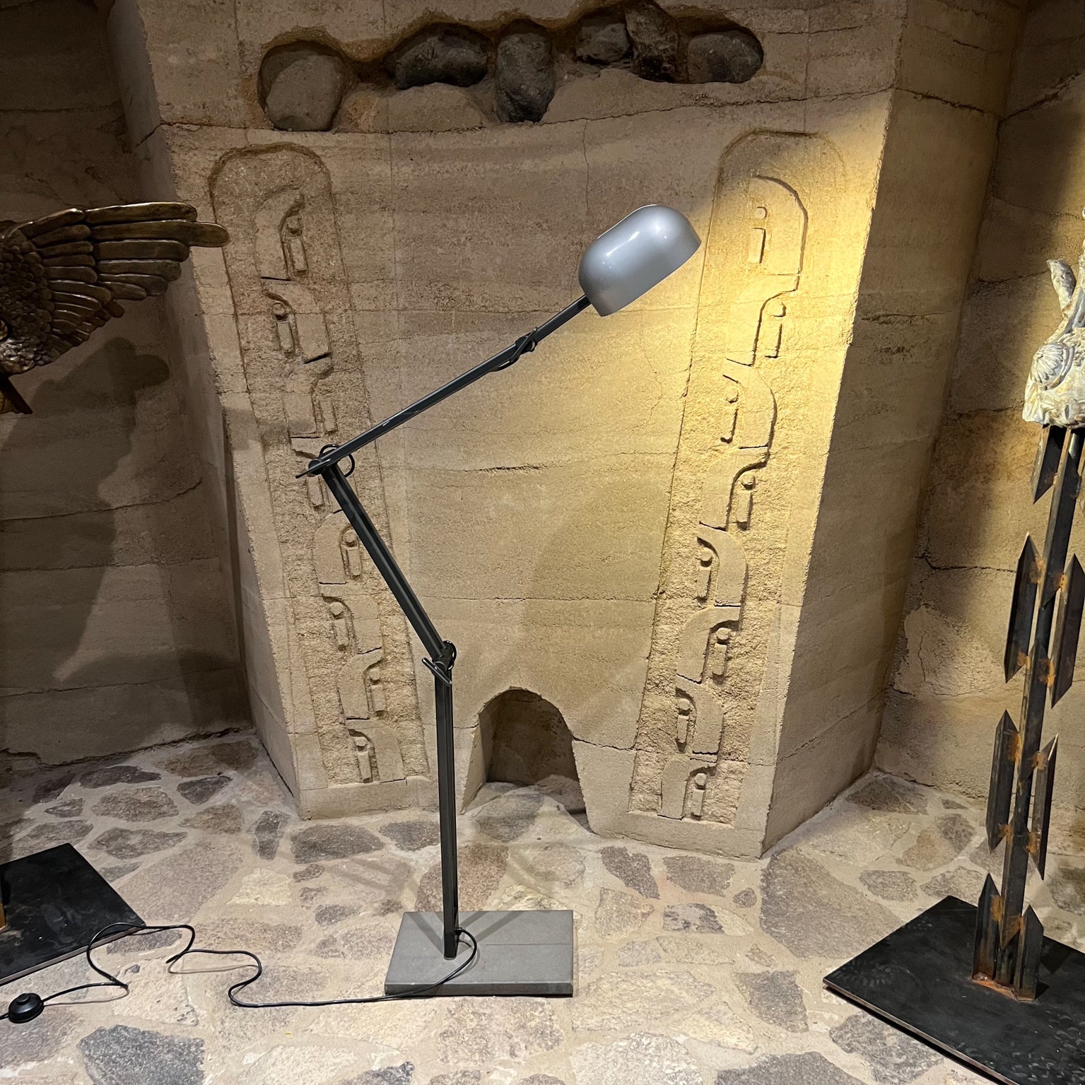 Lampadaire réglable Artemide Adone en métal des années 1980 en vente