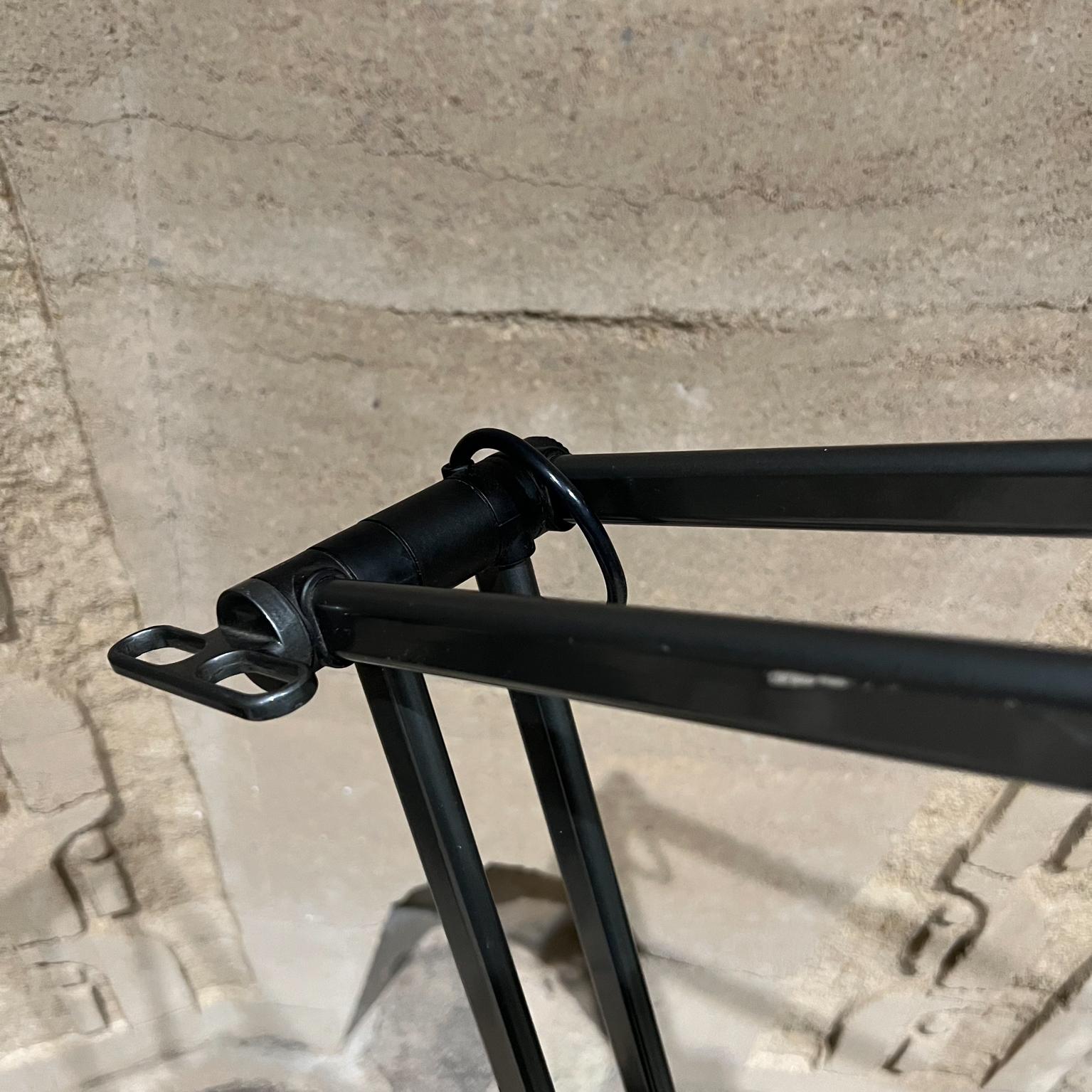 Lámpara de pie regulable de metal Artemide Adone, años 80 en venta 4