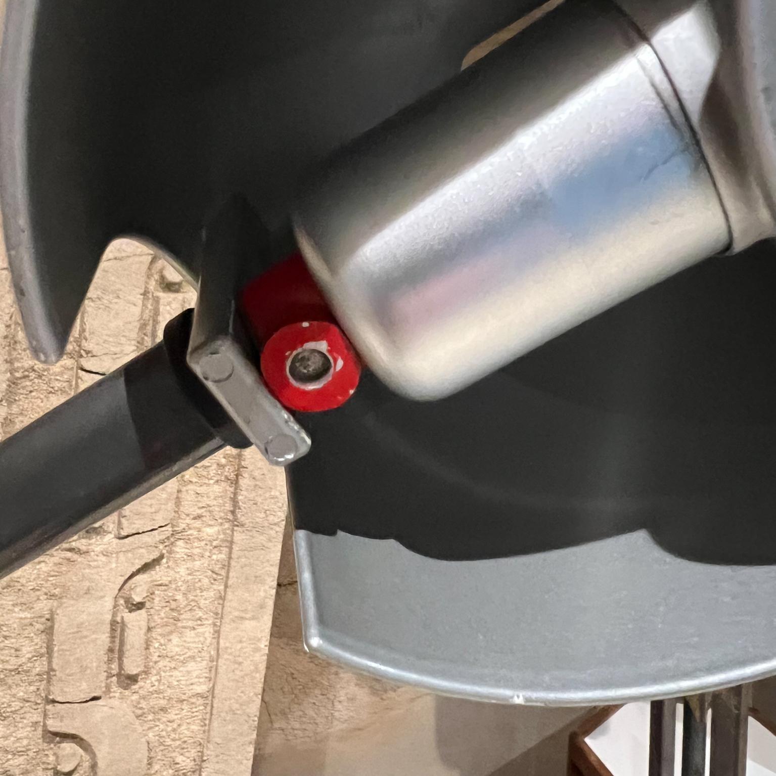 Lámpara de pie regulable de metal Artemide Adone, años 80 en venta 7