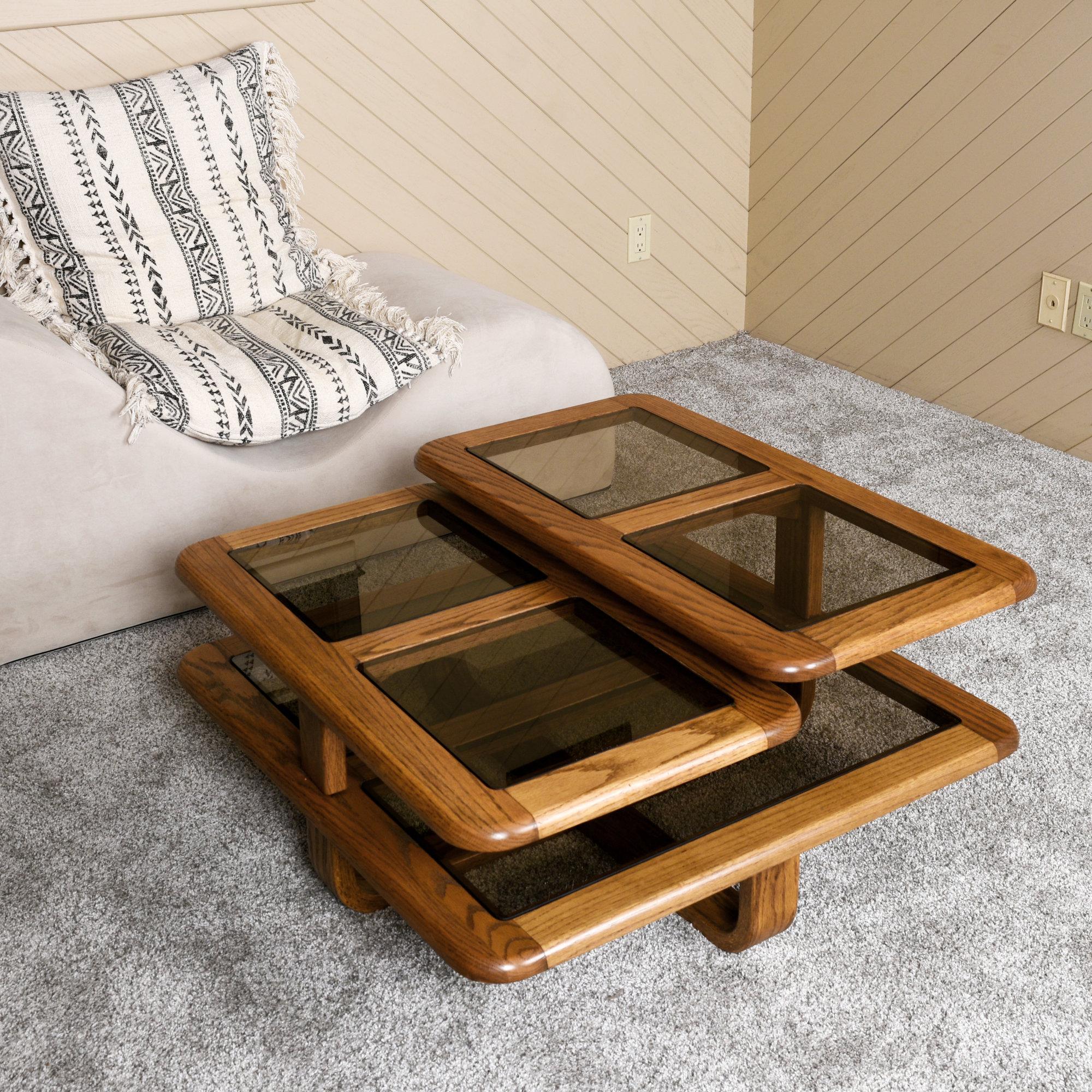 Table basse pivotante carrée en chêne et verre fumé des années 1980 en vente 3