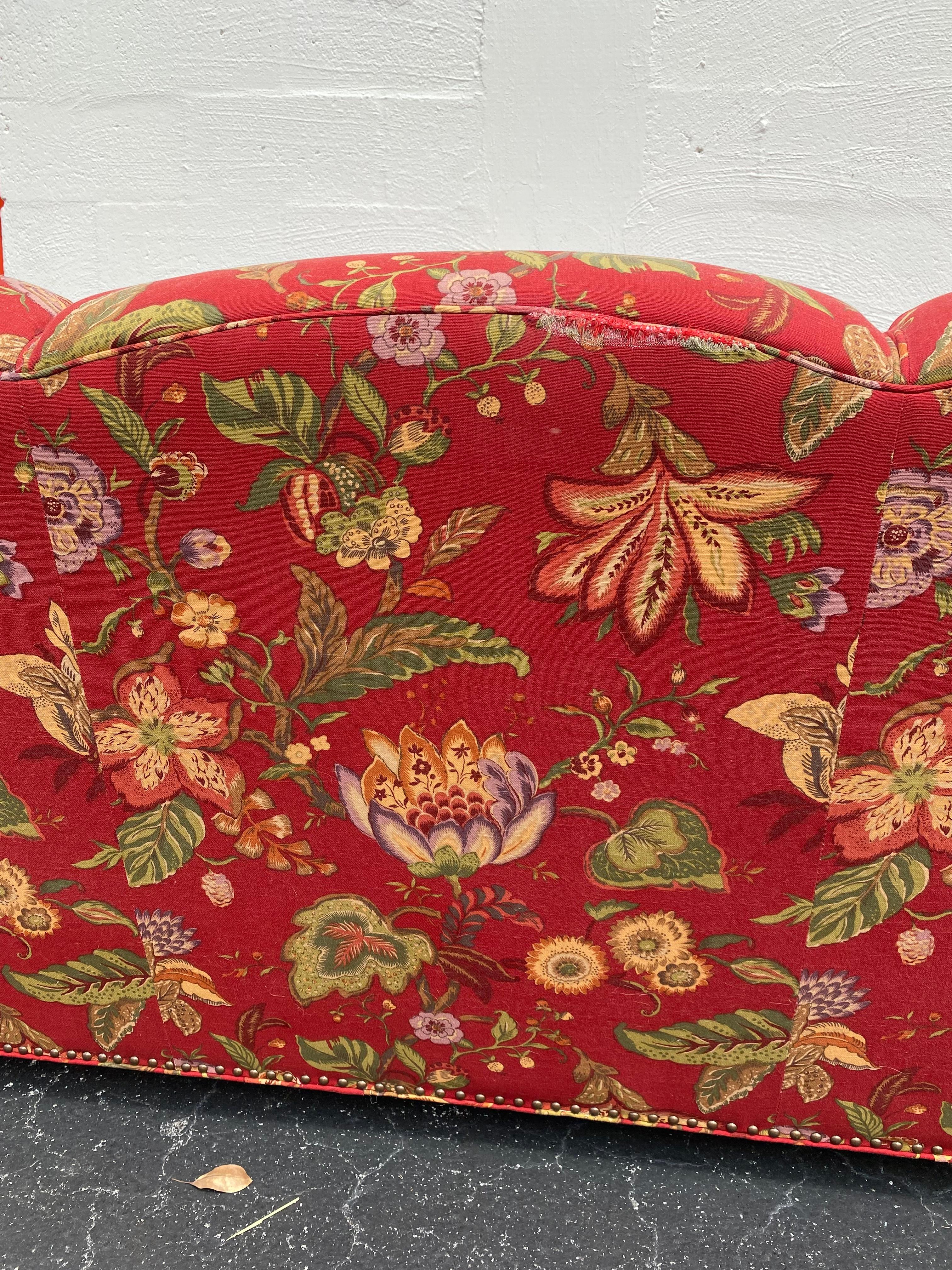 1980s Attributed to George Smith Chintz Floral Linen English Sofa For Sale 7