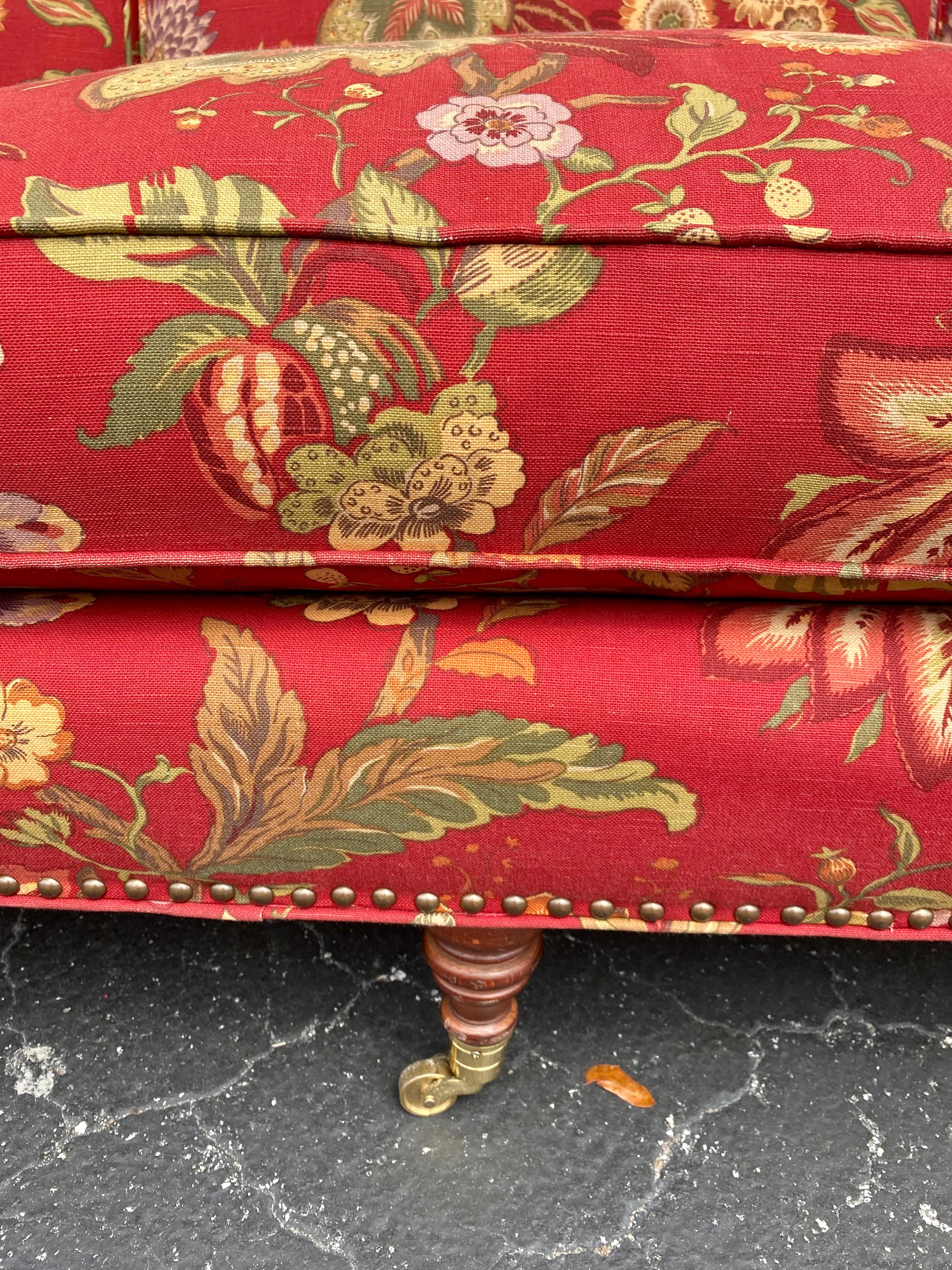 1980s Attributed to George Smith Chintz Floral Linen English Sofa For Sale 9