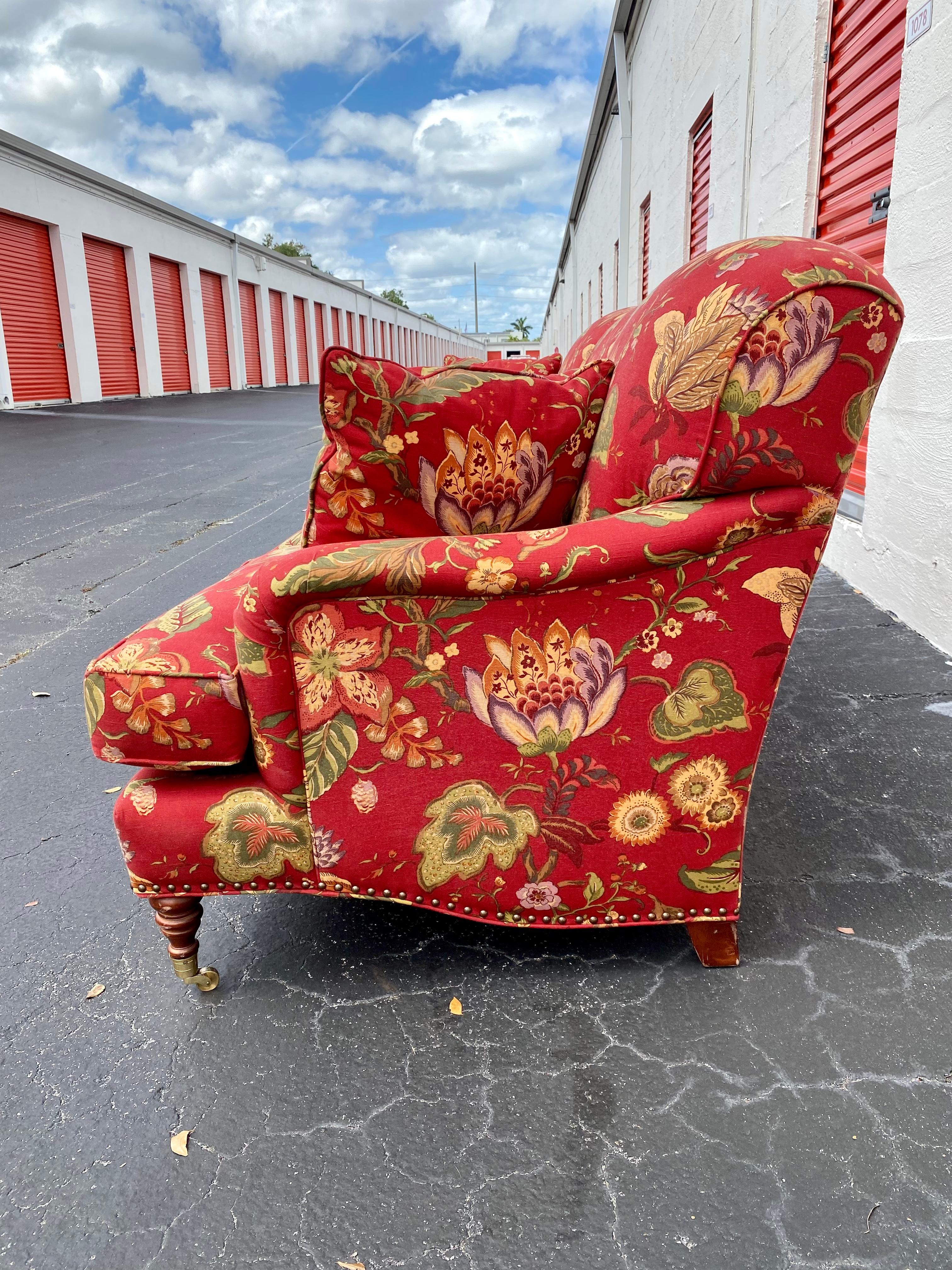 1980s Attributed to George Smith Chintz Floral Linen English Sofa For Sale 1