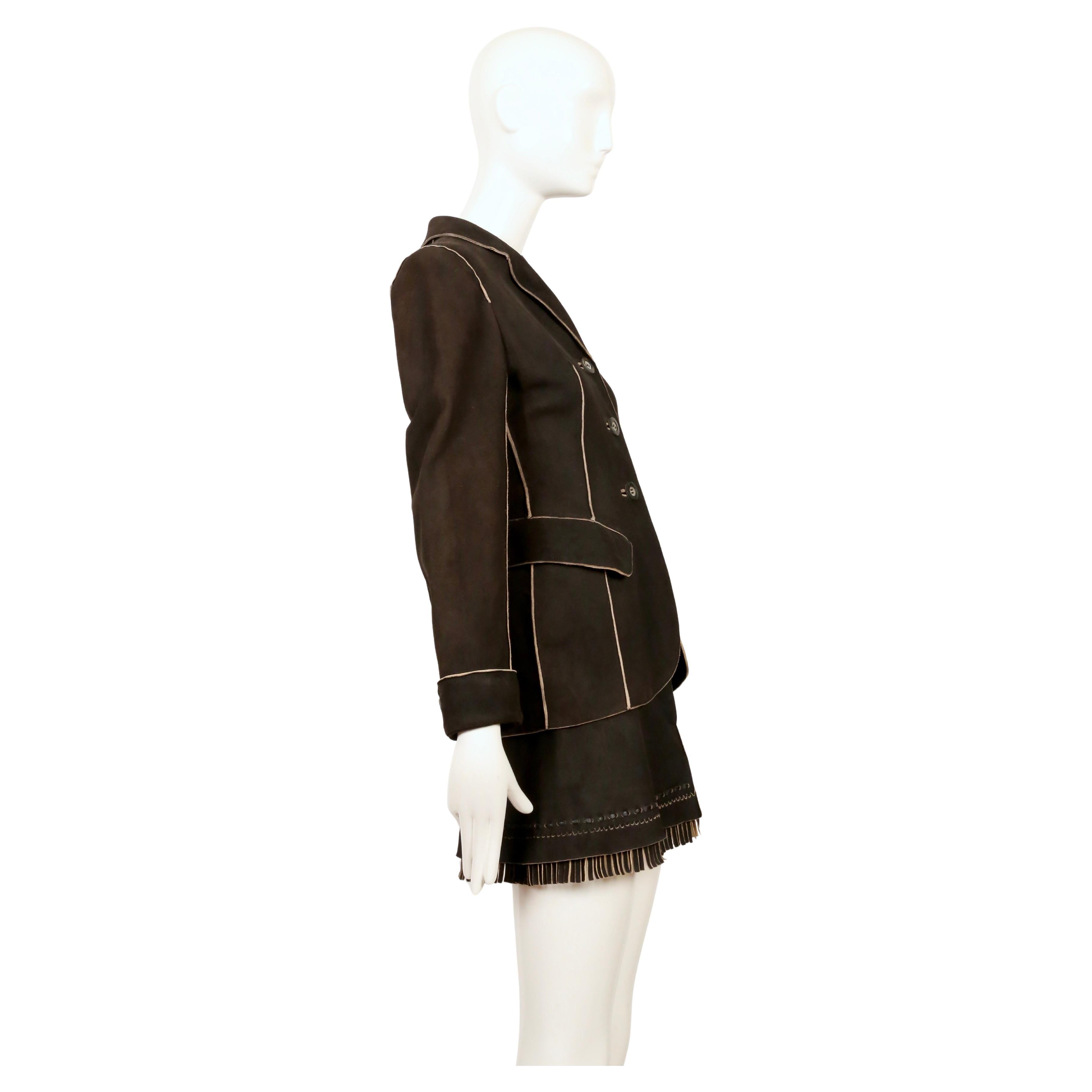 da uomo o donna AZZEDINE ALAIA anni '80, giacca in pelle di cervo scamosciata marrone scuro e pantaloncini con frange in vendita