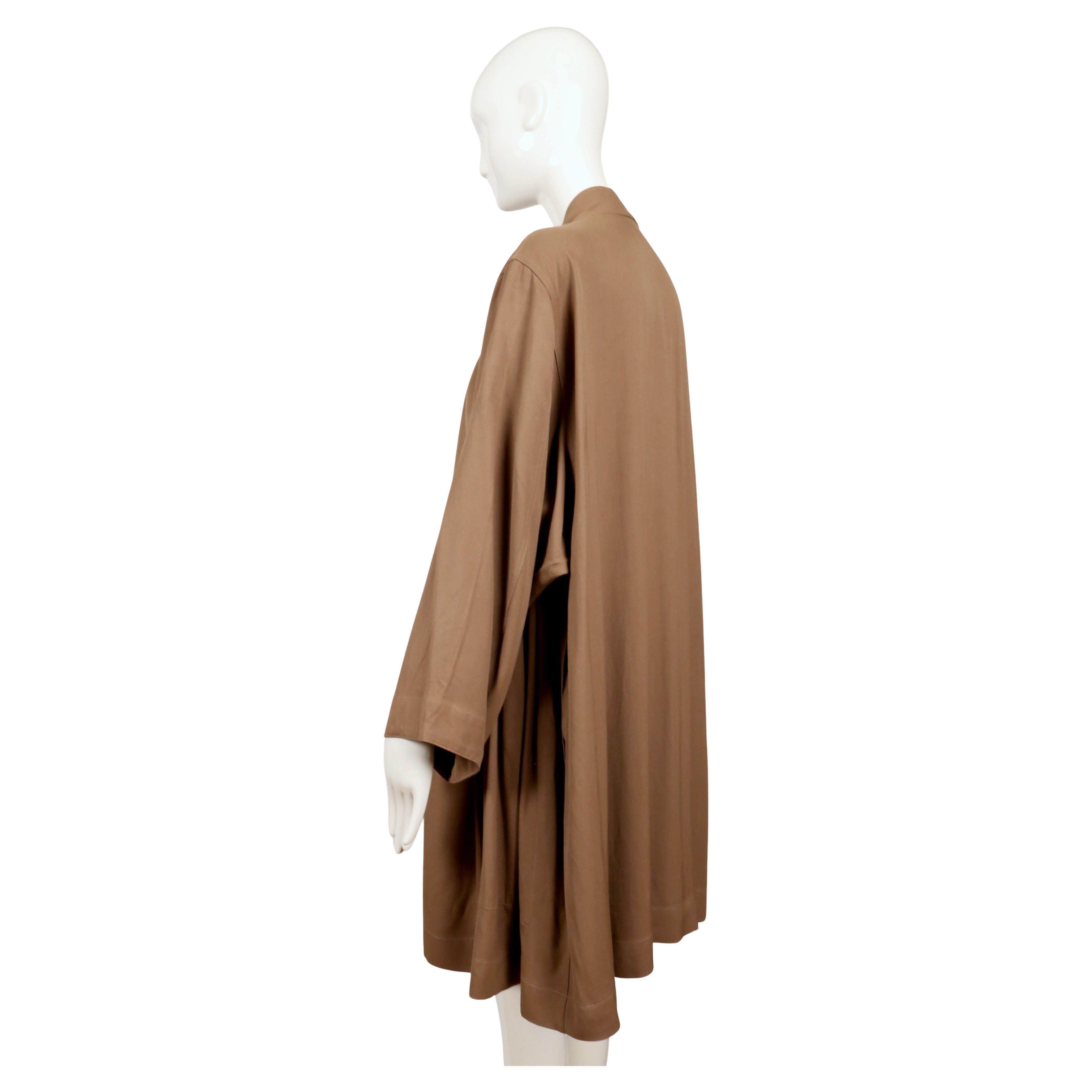 1980's AZZEDINE ALAIA taupe swing coat in vendita 2