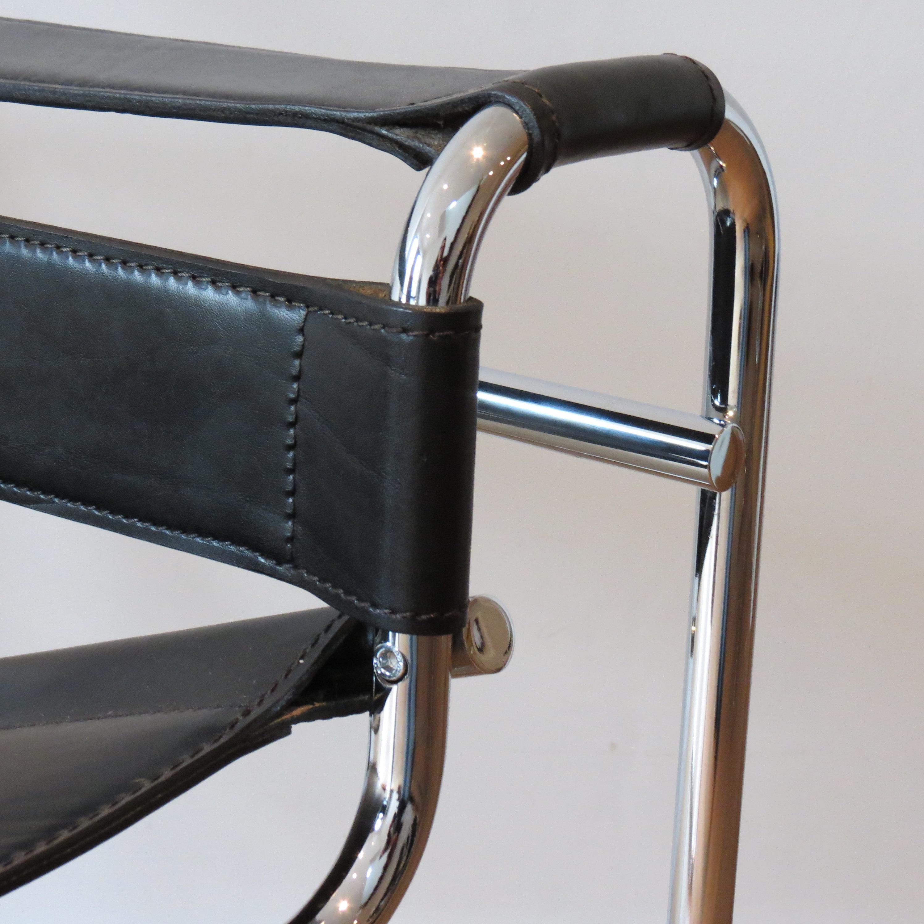 1980s B3 Wassily Chair Black Leather Marcel Breuer for Fasem, Italy, Bauhaus A 11
