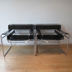 1980s B3 Wassily Chair Black Leather Marcel Breuer for Fasem, Italy, Bauhaus A