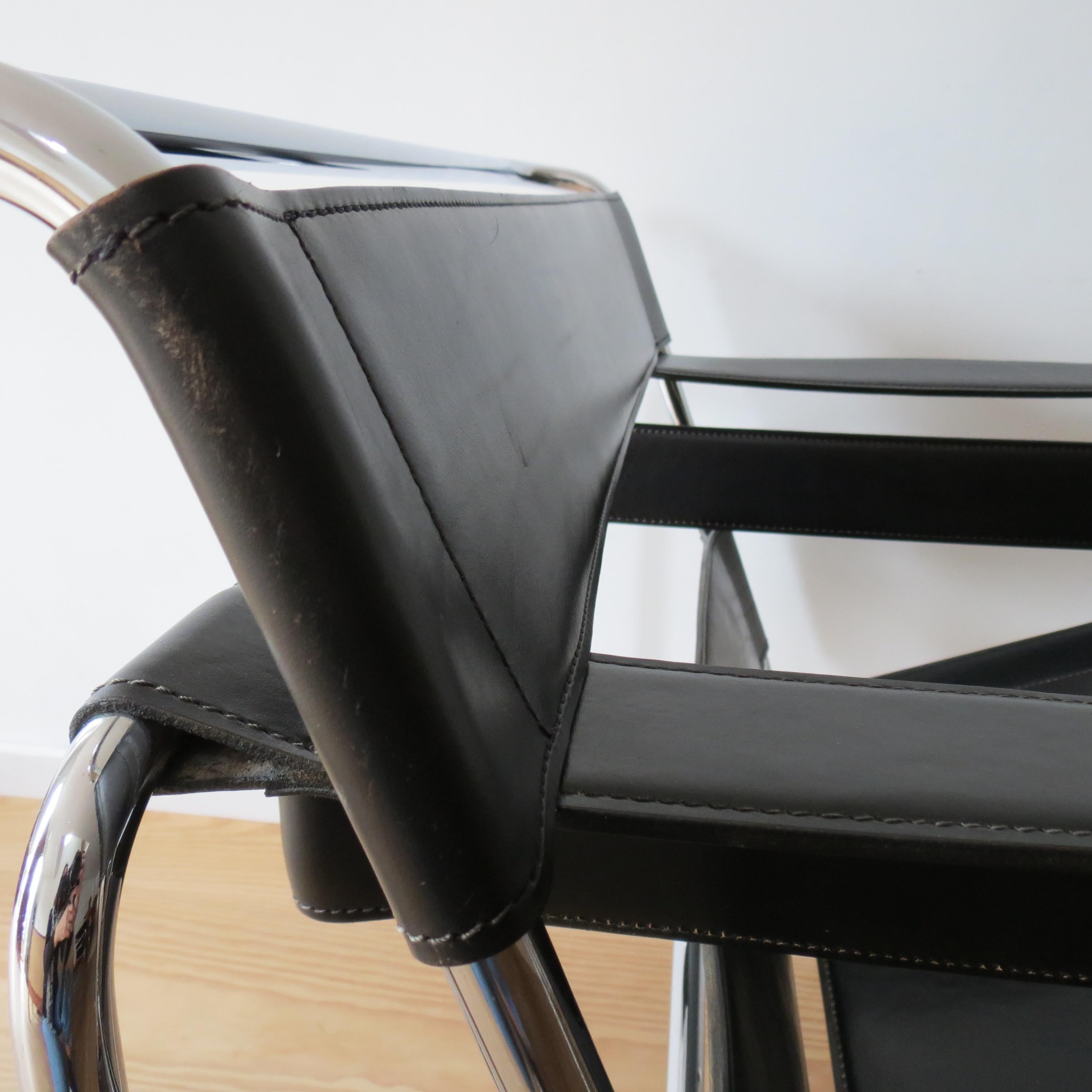 1980s B3 Wassily Chair Black Leather Marcel Breuer for Fasem, Italy, Bauhaus A 1