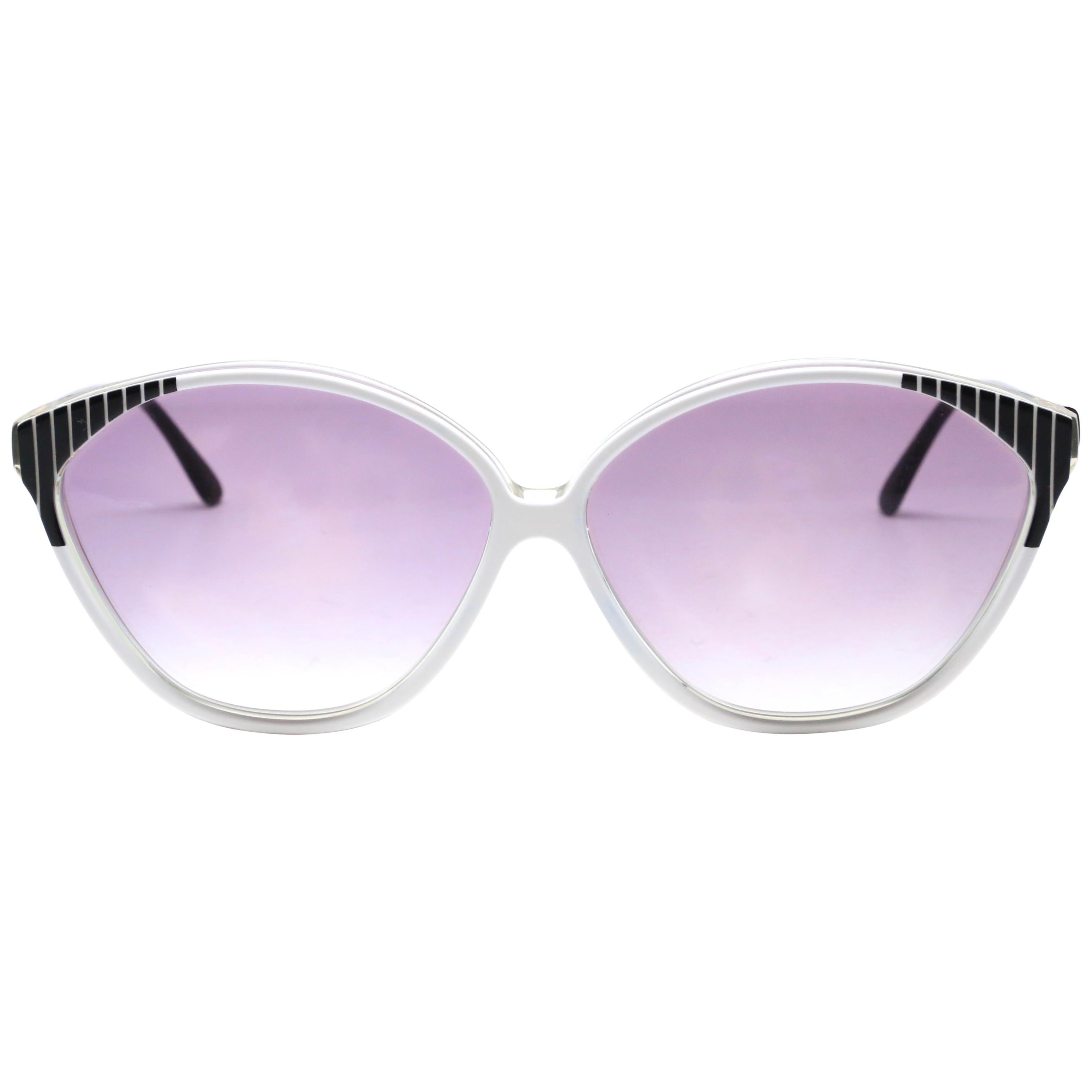 1980er BALENCIAGA Sonnenbrille aus schwarzem und weißem Kunststoff im Angebot