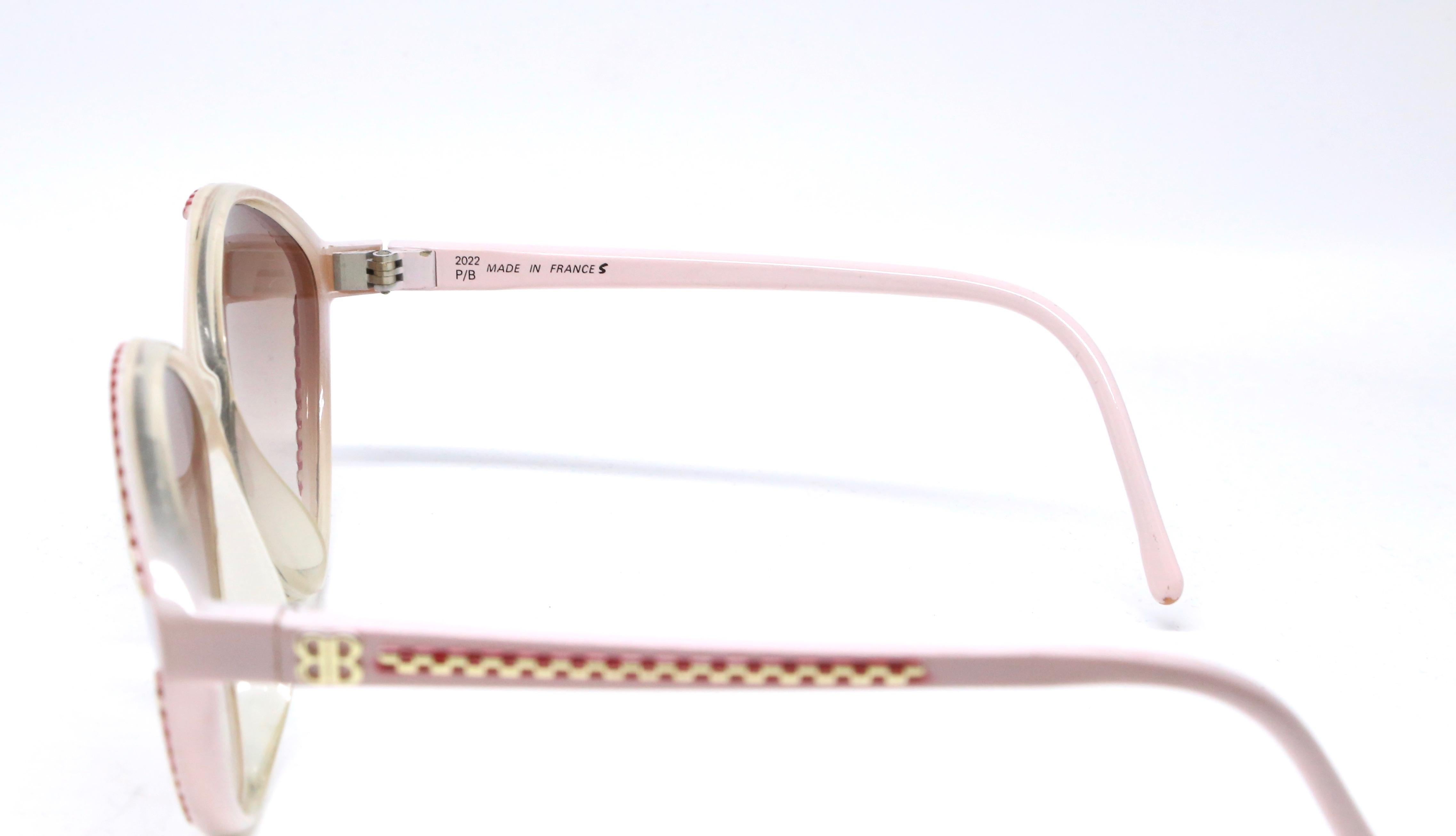 1980's BALENCIAGA pink and burgundy plastic sunglasses with gold accents In Excellent Condition In San Fransisco, CA