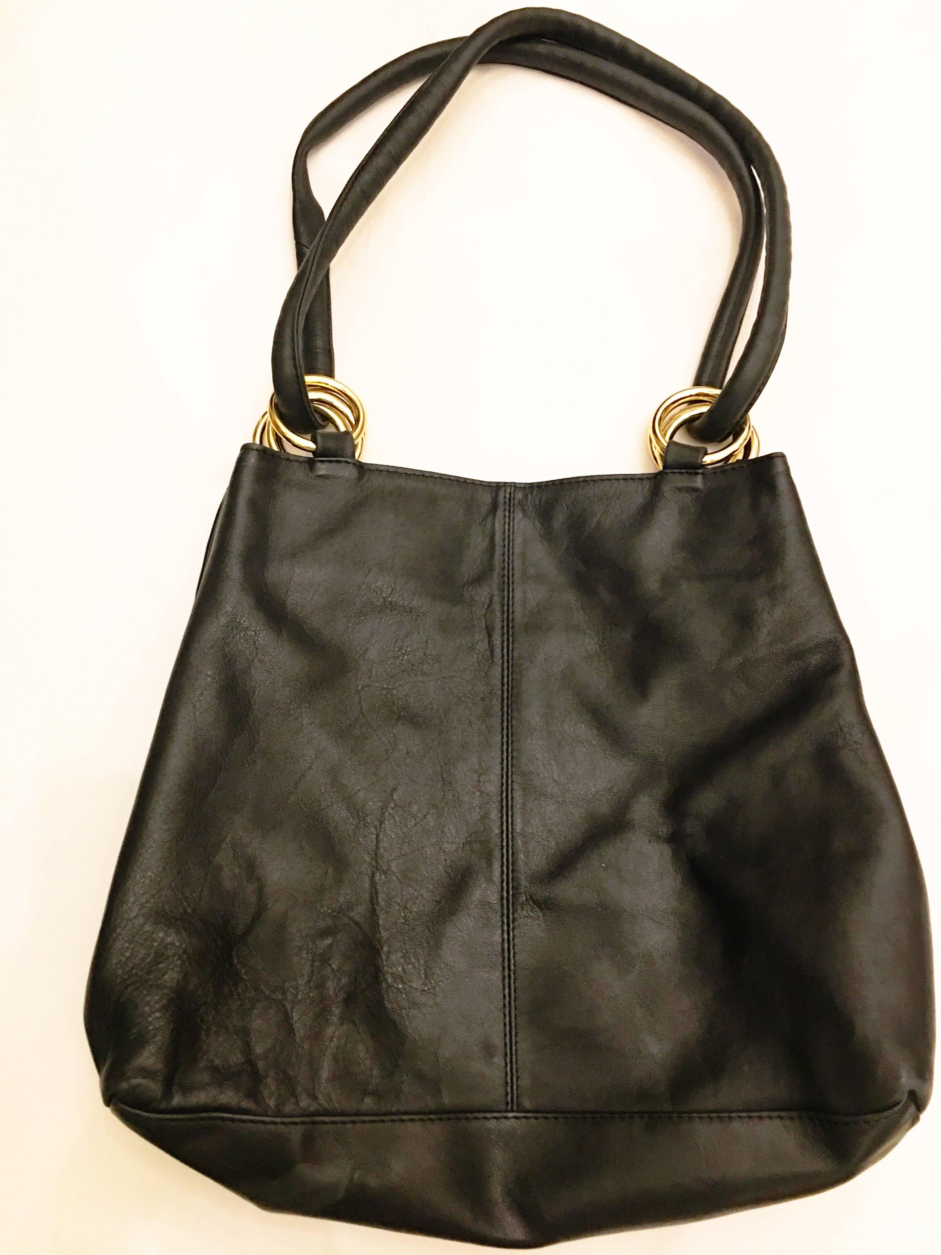1980s Balmain Black Leather Gold Ring Tote  In Excellent Condition In Brooklyn, NY