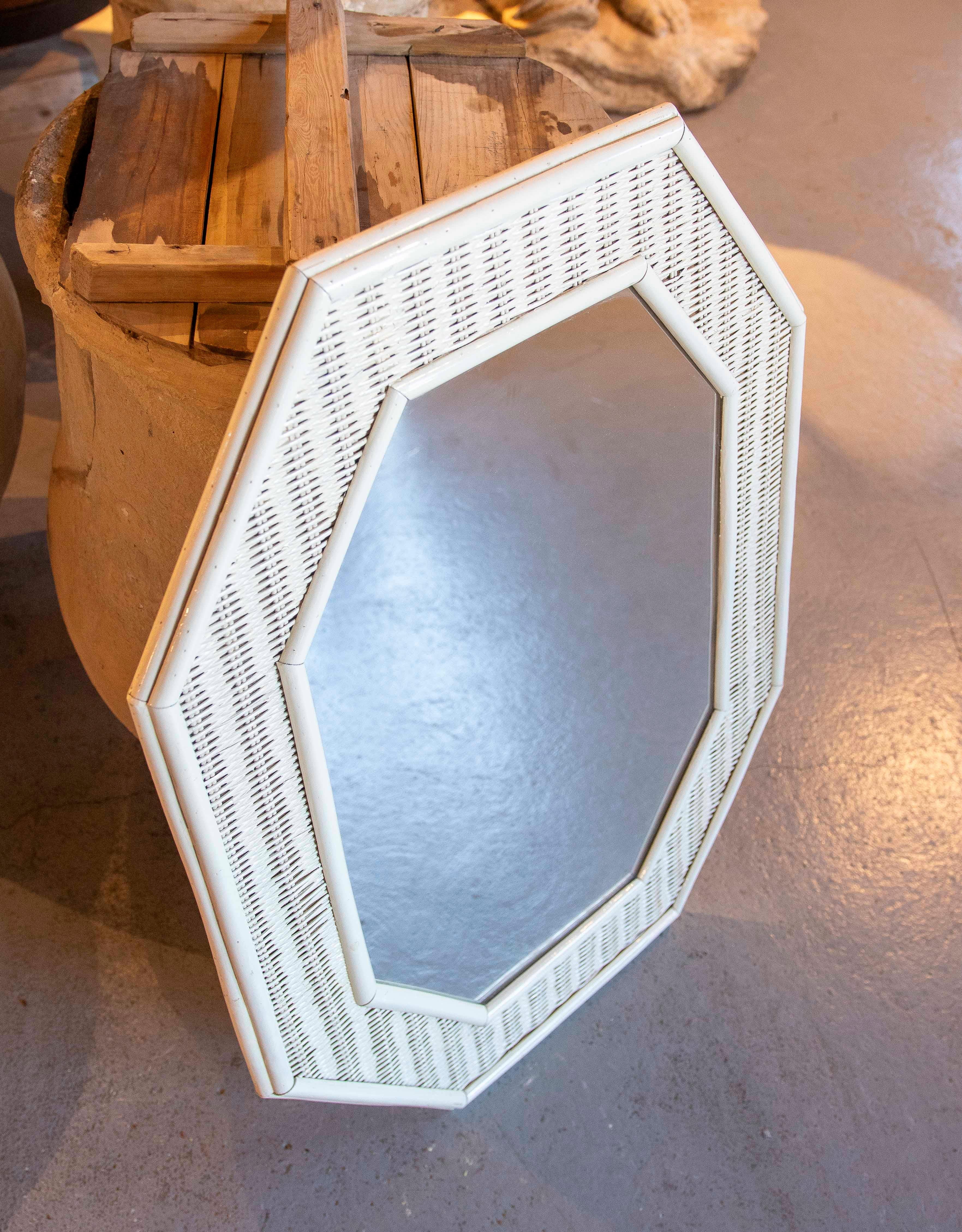 1980s Bamboo and Wicker Wall Mirror Painted in White  In Good Condition For Sale In Marbella, ES