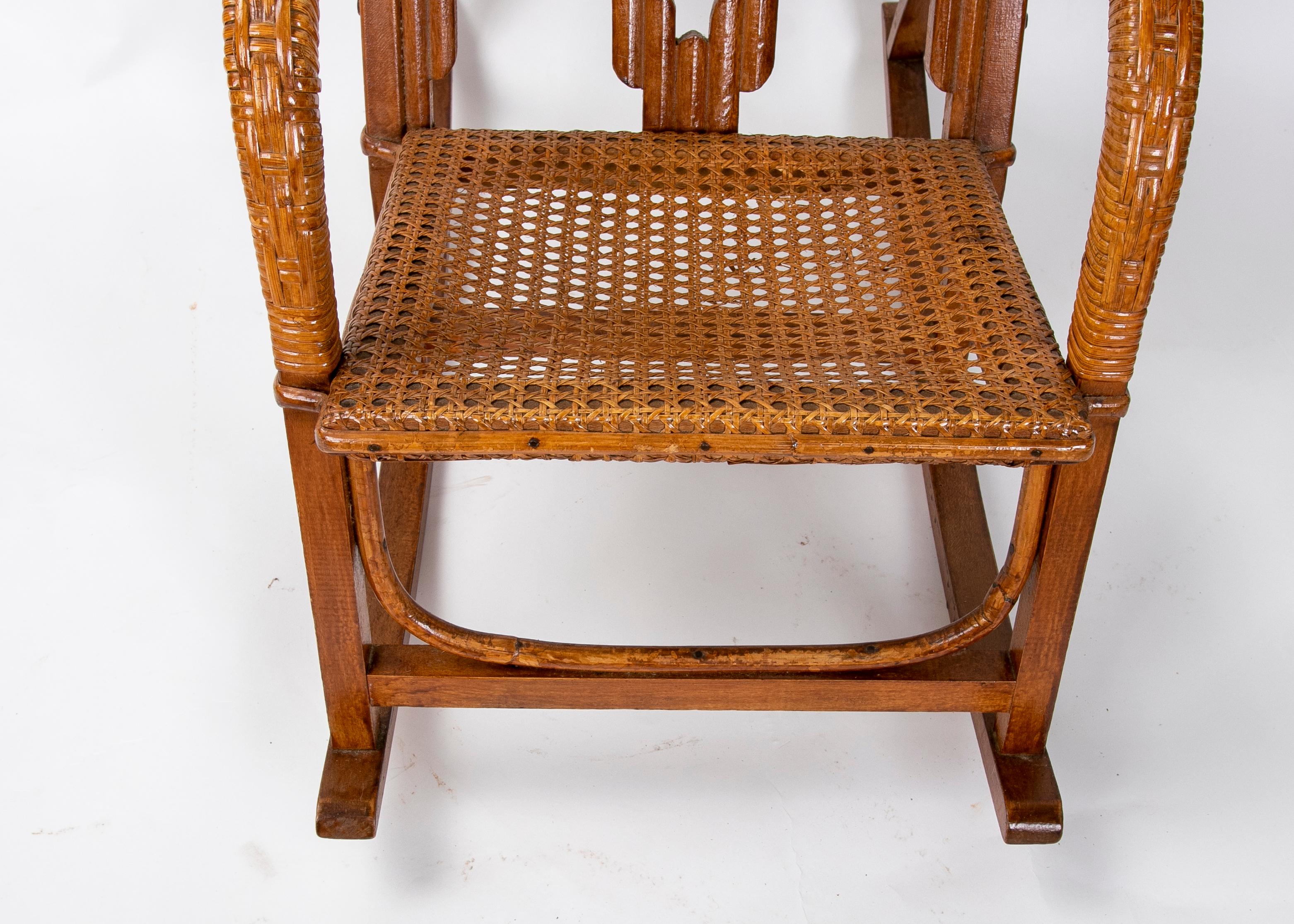1980s Bamboo, Wood and Wicker Children's Rocking Chair In Good Condition For Sale In Marbella, ES