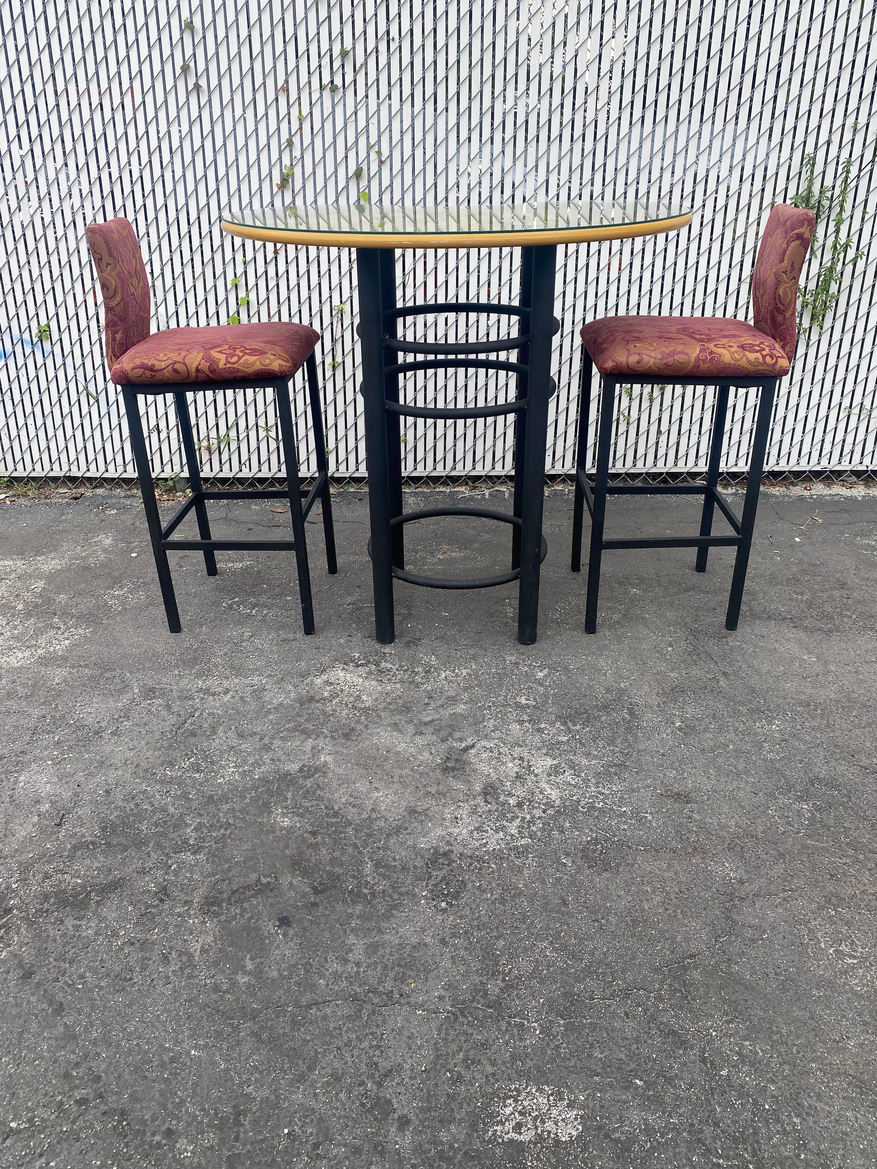 1980s Artistic Kidney Bar Pub Dining Table and Chairs, Set of 3 In Good Condition For Sale In Fort Lauderdale, FL
