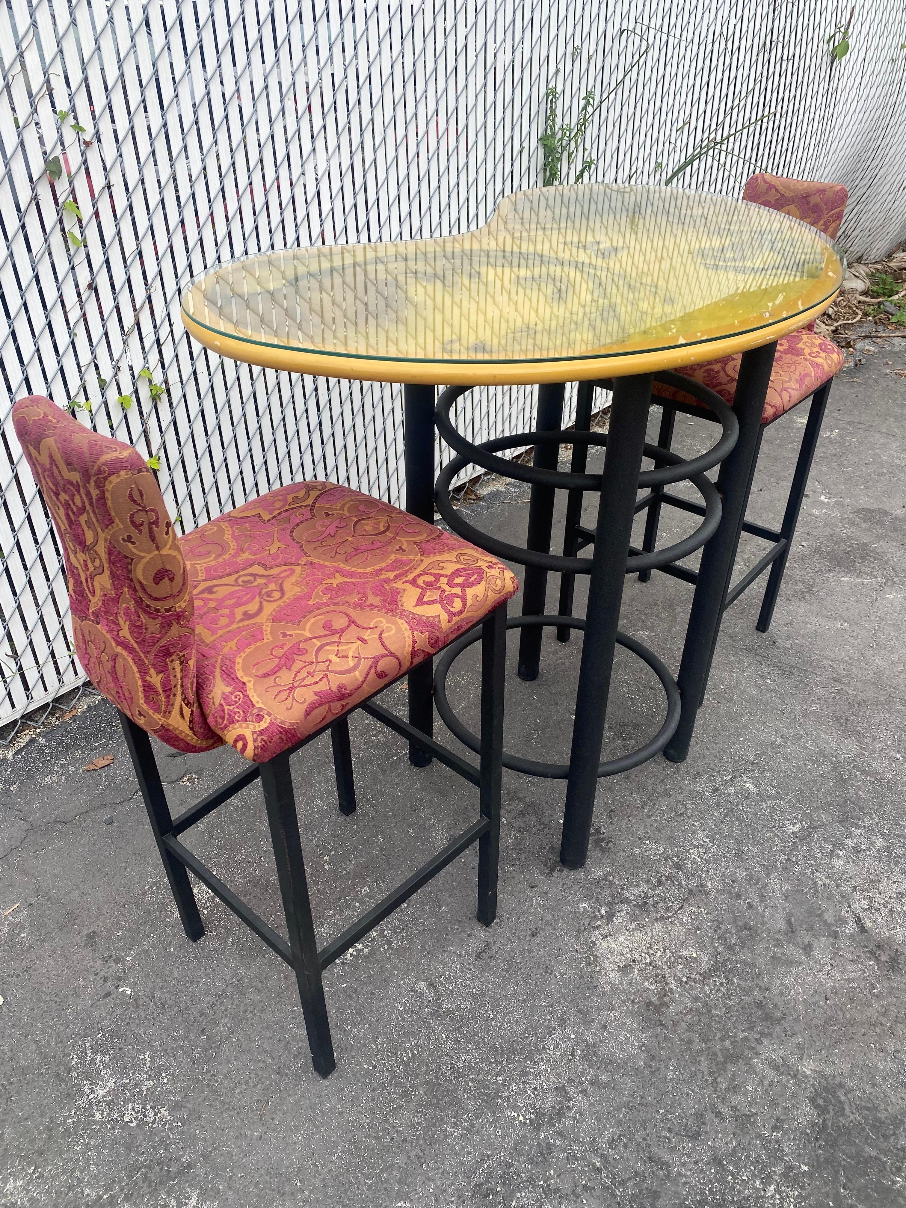 Table et chaises de bar Kidney Bar Pub des années 1980, ensemble de 3 en vente 1