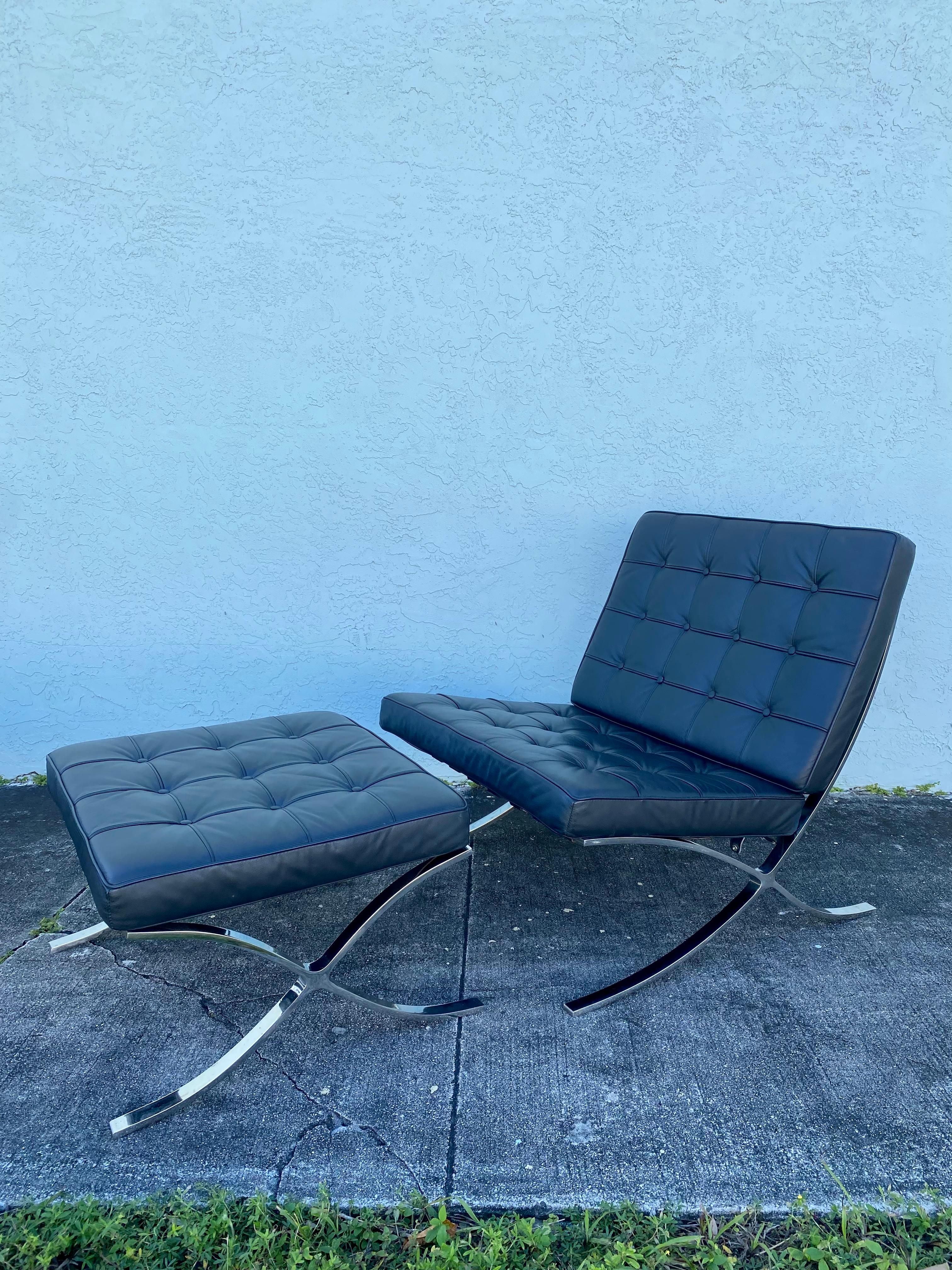 1980s Barcelona Leather Chrome Chairs Ottomans, Set of 4 2
