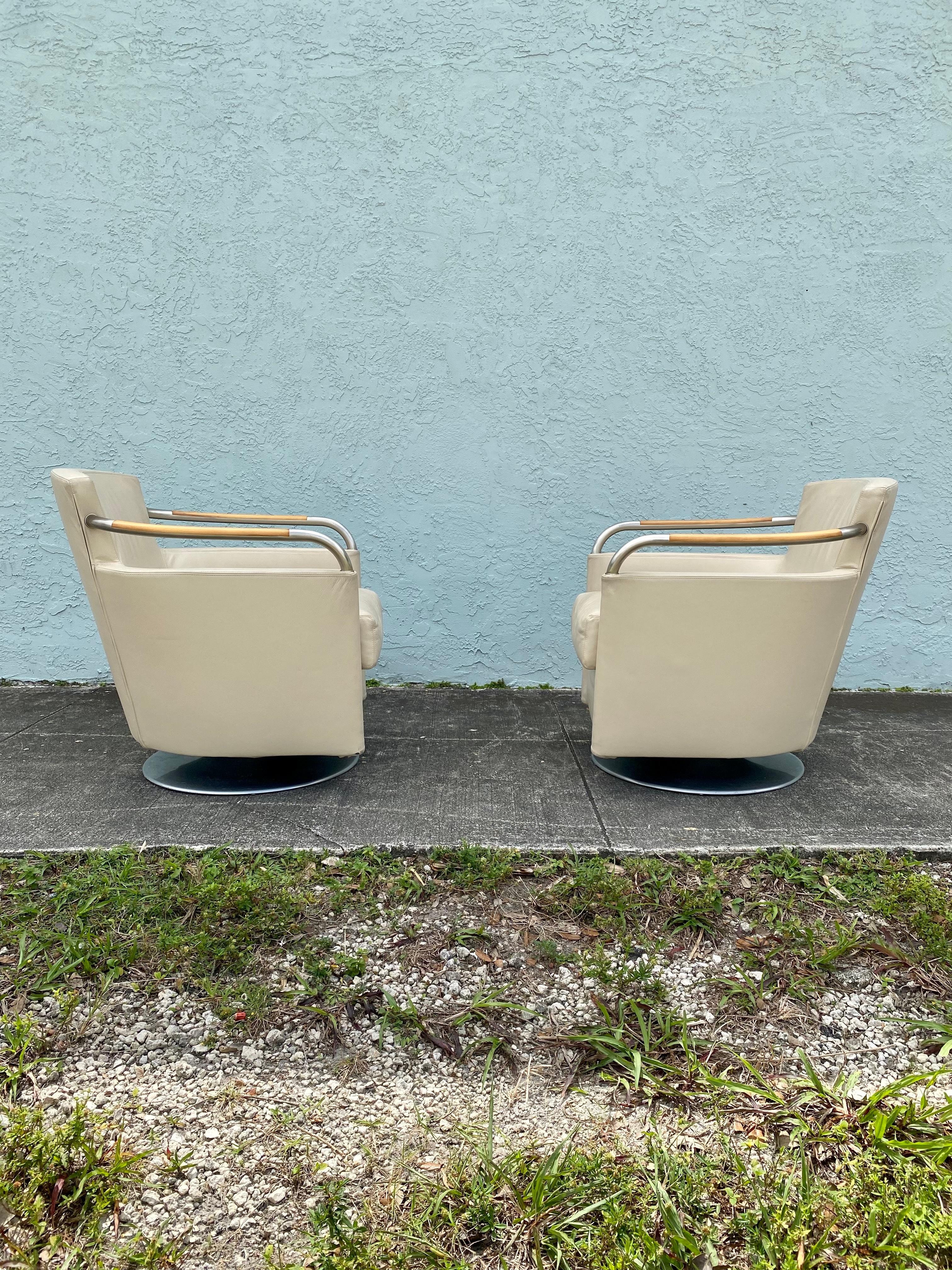 Fin du 20e siècle 1980 Barrel Steel Wood Leather Giorgetti Swivel Chairs, Set of 2 en vente