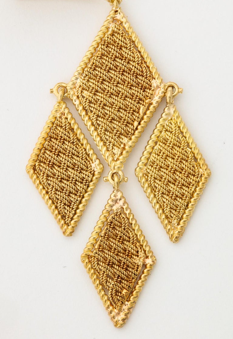 1980s Basket Weave Design with Twisted Rope Edges Flexible God Dangle Earrings For Sale 1
