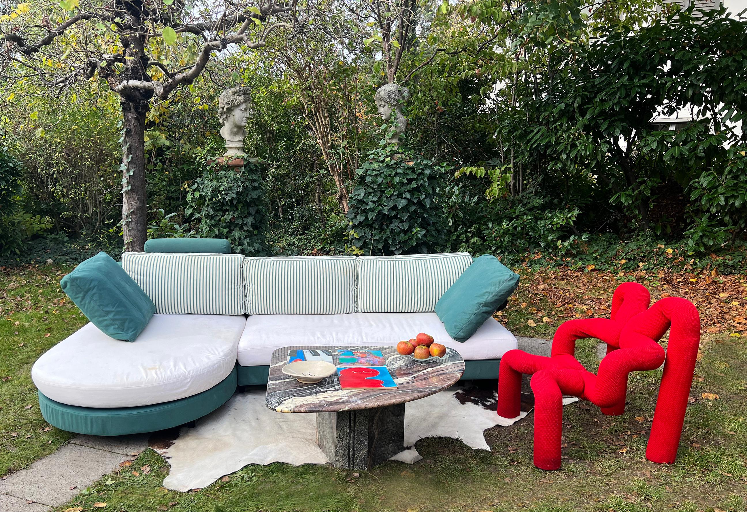 Magnificent and very comfortable vintage Antonio Citterio 1980s Sity Sofa for B&B Italia. The Manufacturer's mark is present. The sofa is completely made of a very high quality eggshell color and green textile with thick cushions and supportive