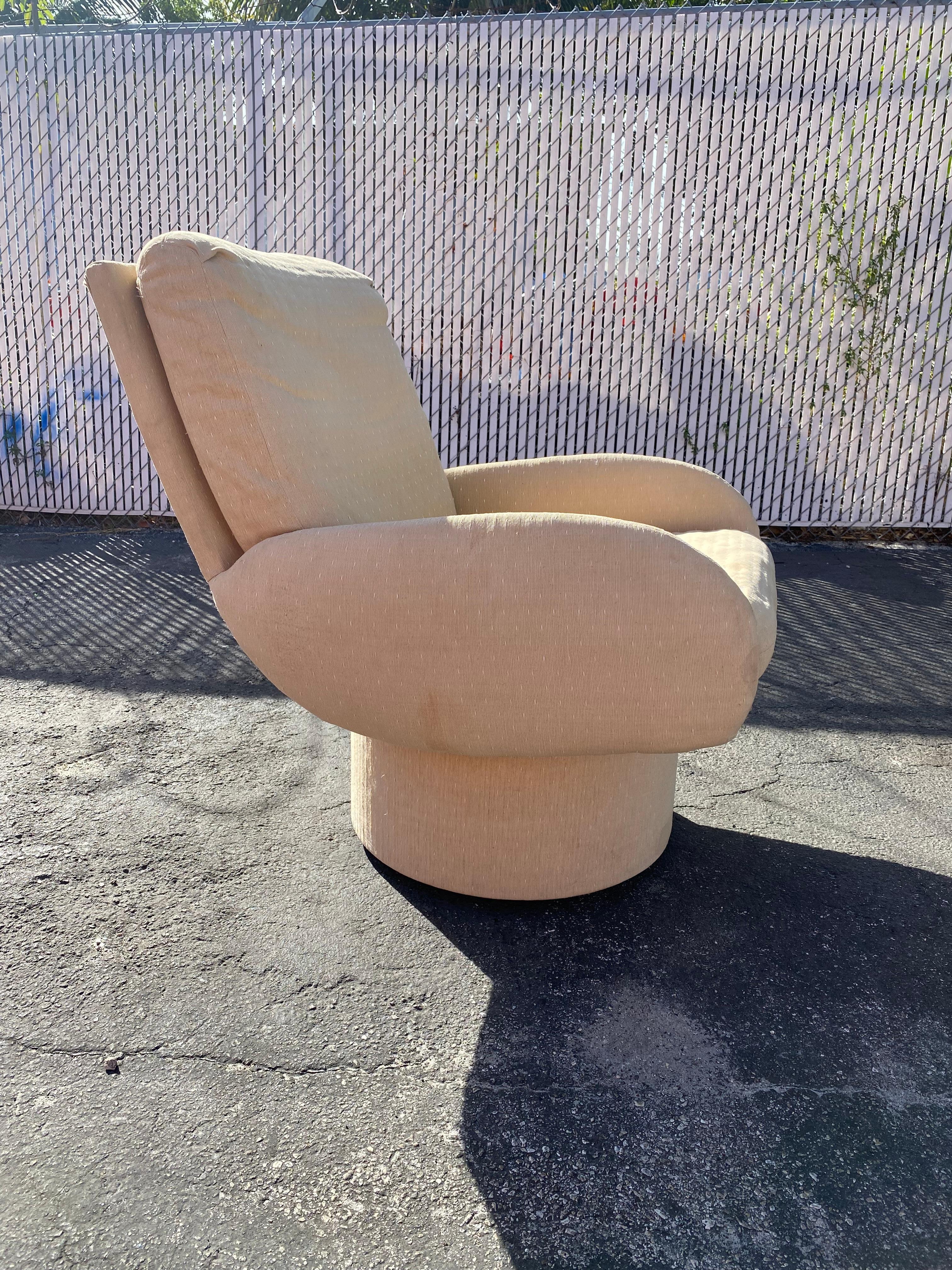 Post-Modern 1980s Beige Plinth Base Swivel Chair  For Sale
