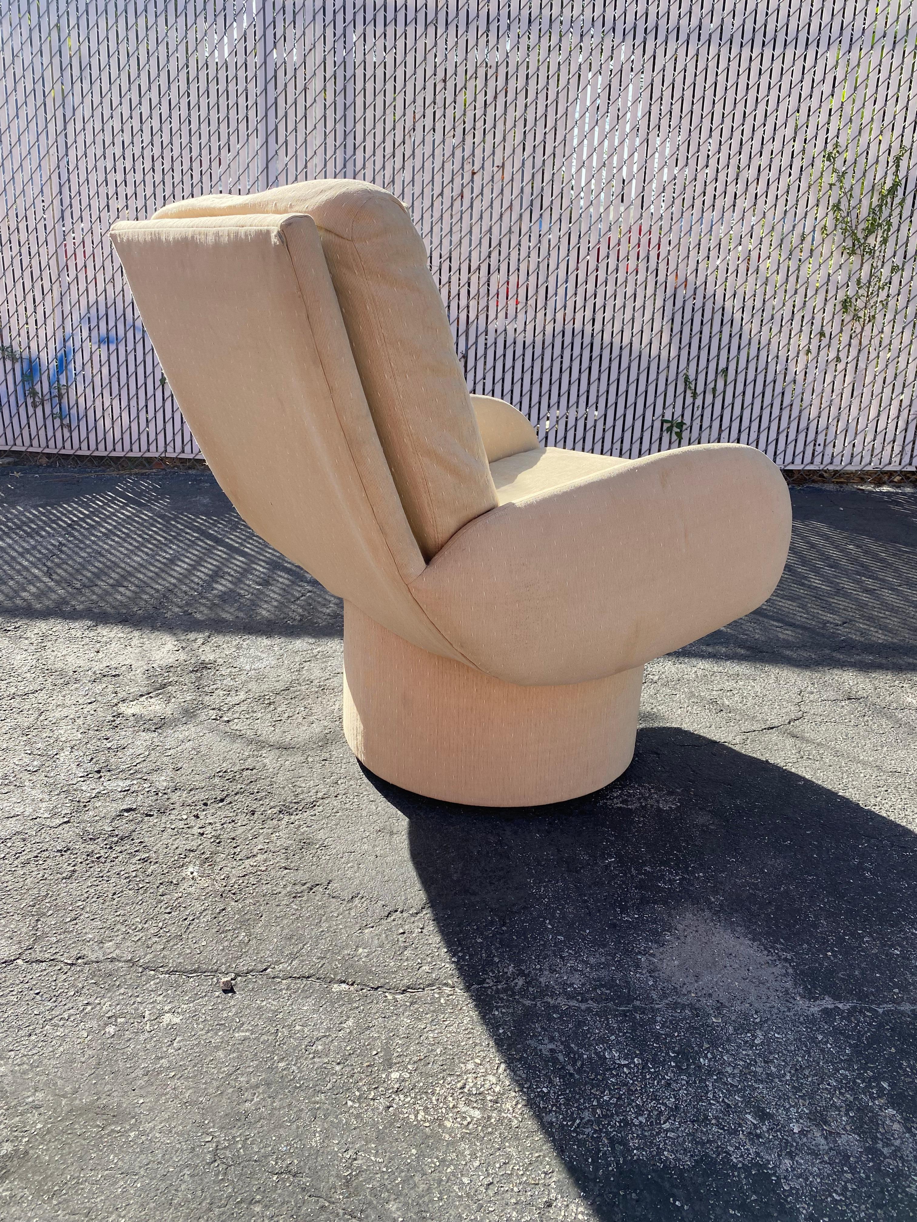 American 1980s Beige Plinth Base Swivel Chair  For Sale