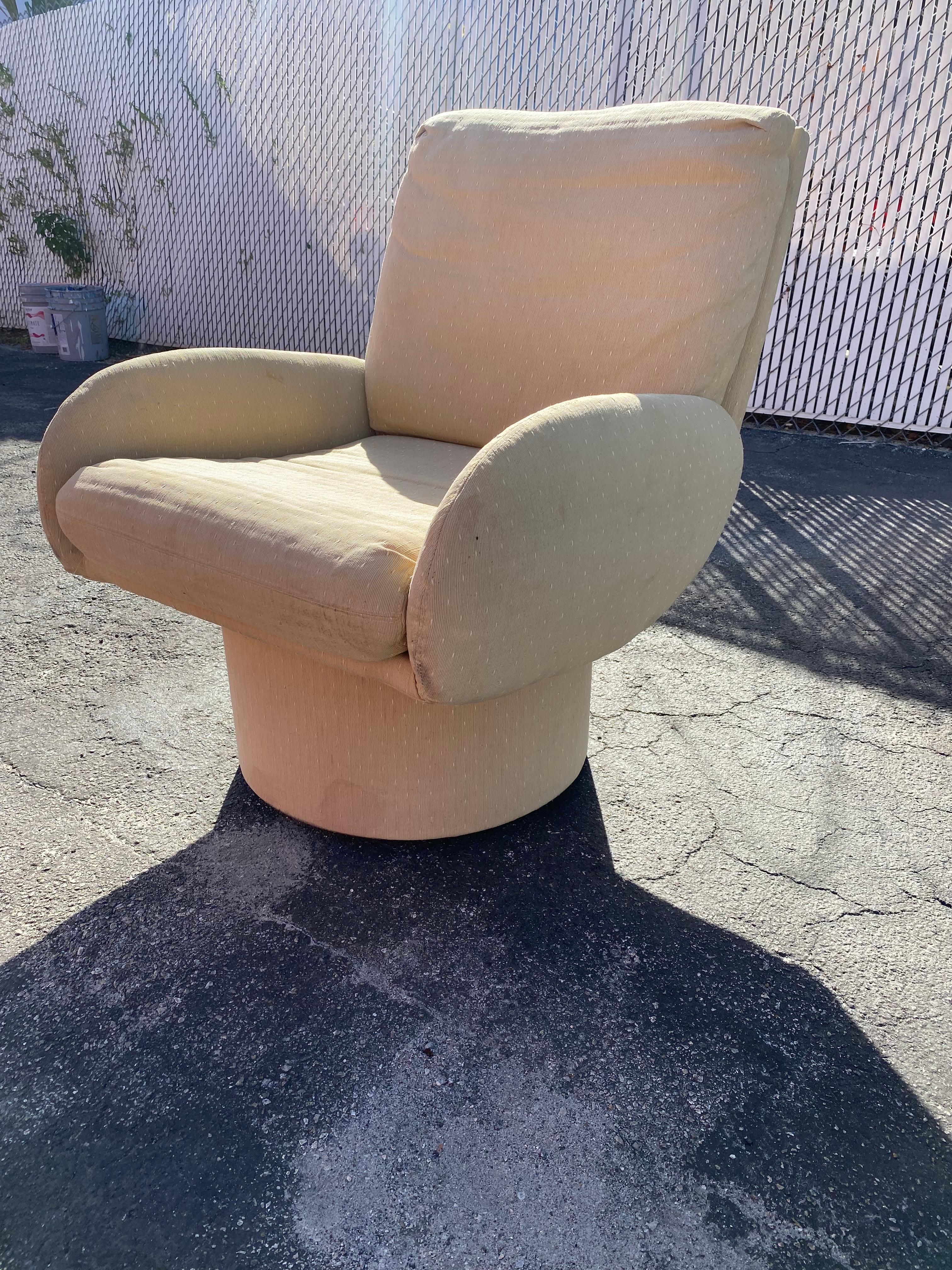 Upholstery 1980s Beige Plinth Base Swivel Chair  For Sale