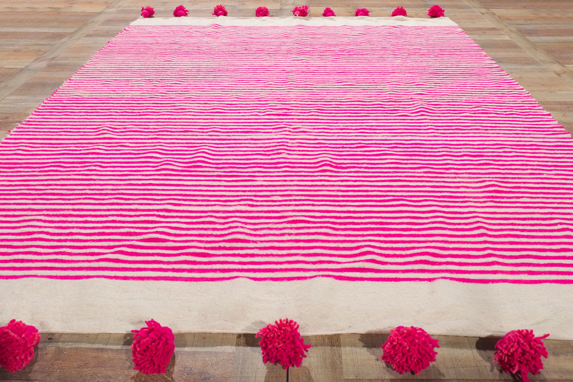Marokkanischer Berber-Kilim-Teppich mit rosa Streifen aus den 1980er Jahren im Angebot 1