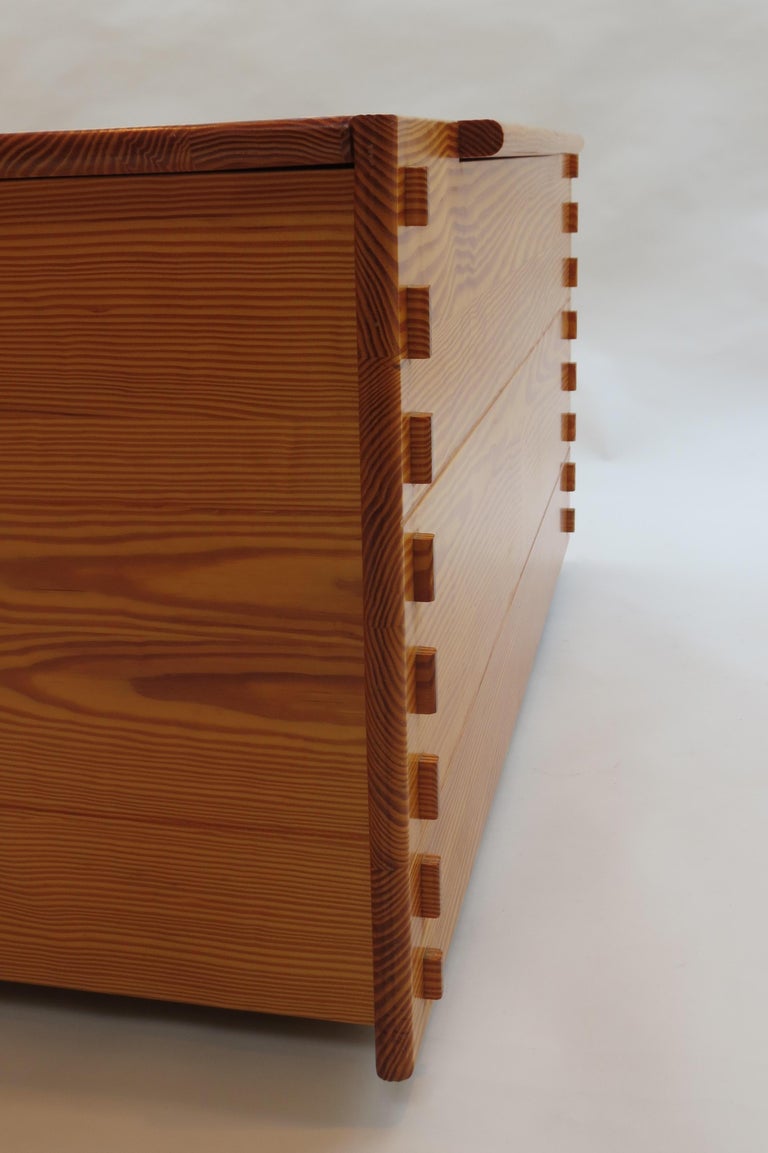 1980s Bespoke Made Large Pine Chest Blanket Box Ottoman Storage Chest For Sale at 1stDibs