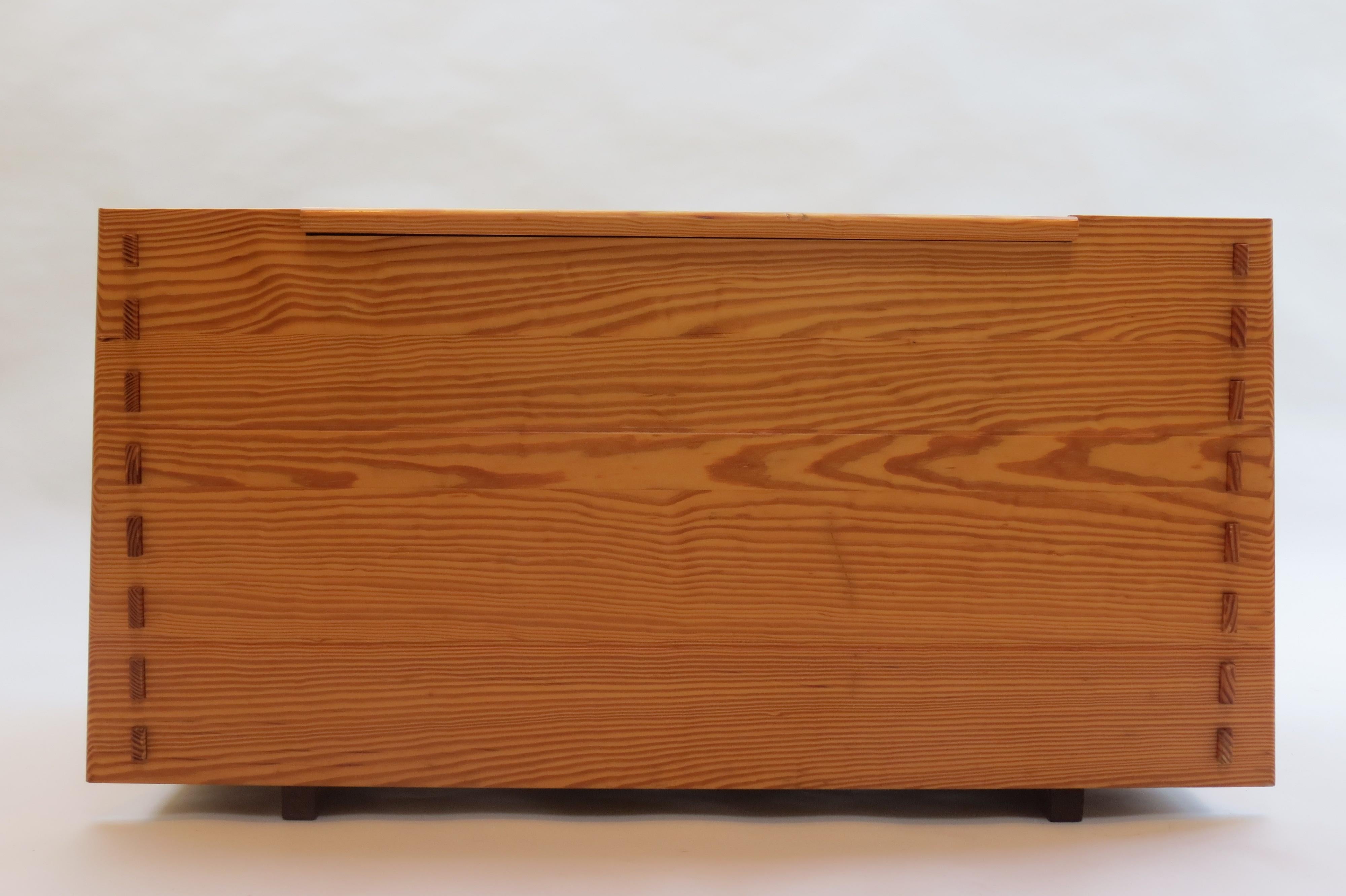 Bespoke made blanket box from the 1980s.  Handmade from Douglas Fir Pine.  It has very cleverly executed 