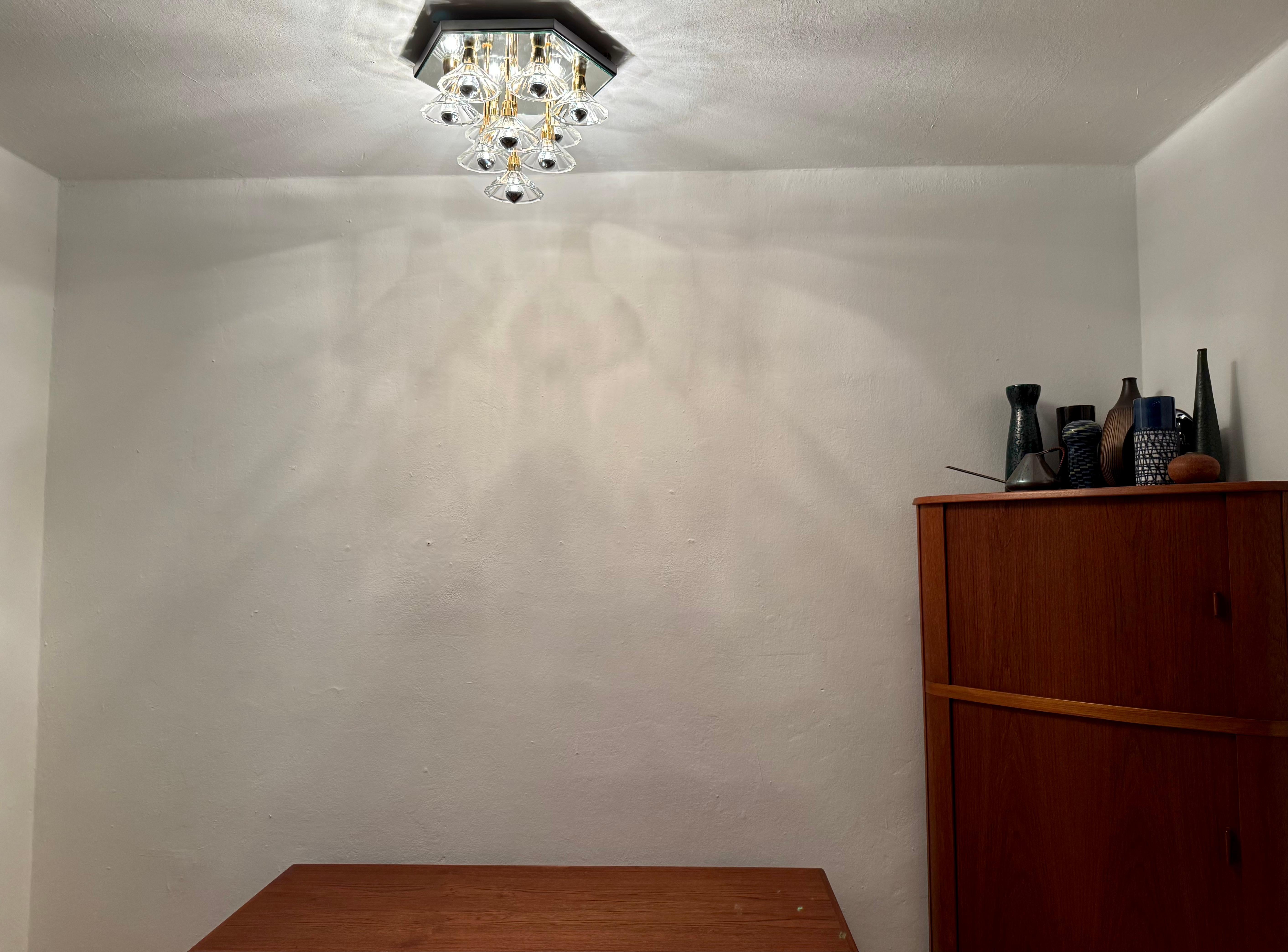 1980s Bicolor Glass Flush Chandelier by F. Fabbian en vente 5
